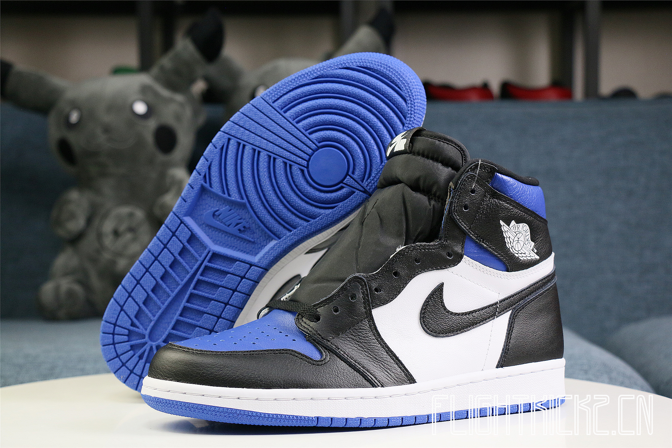 AIR JORDAN 1 Retro Royal Toe 2020