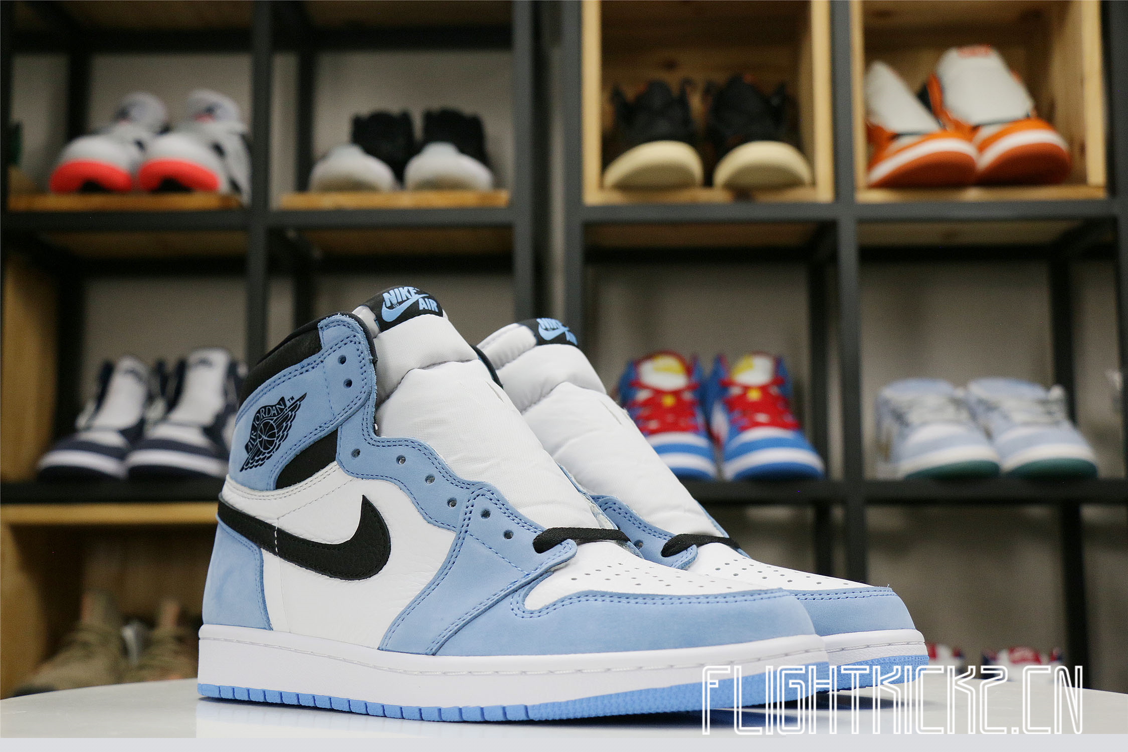 Jordan 1 Retro High White University Blue Black