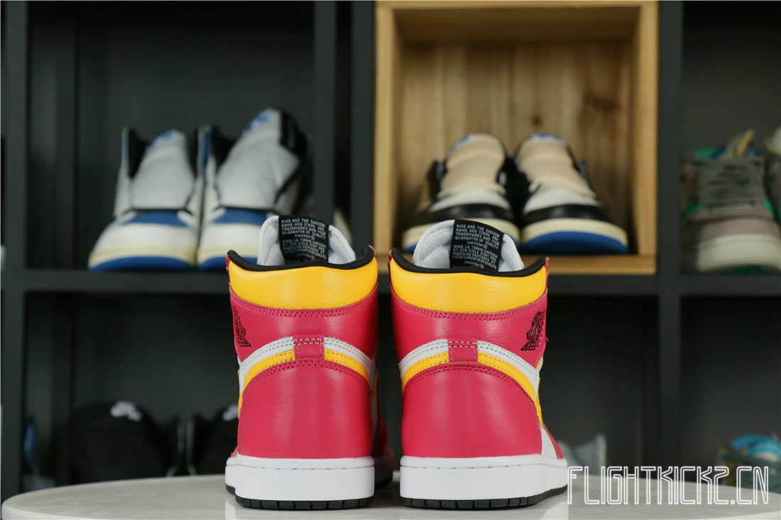 Air Jordan 1 Retro High OG Light Fusion Red