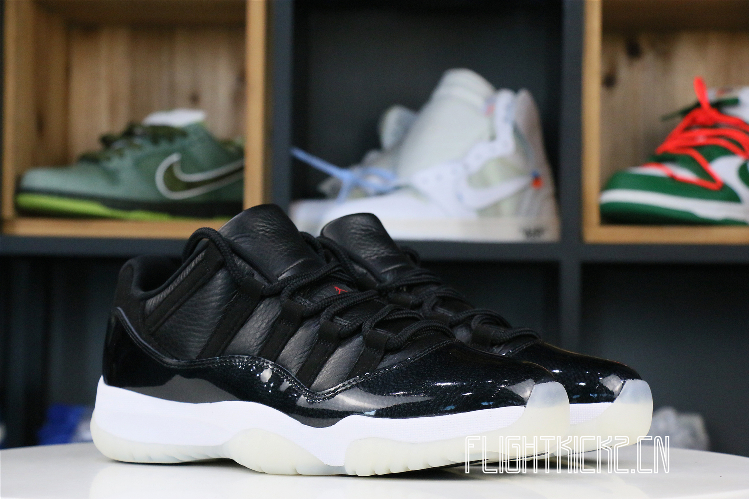 Air Jordan 11 Low “72-10”