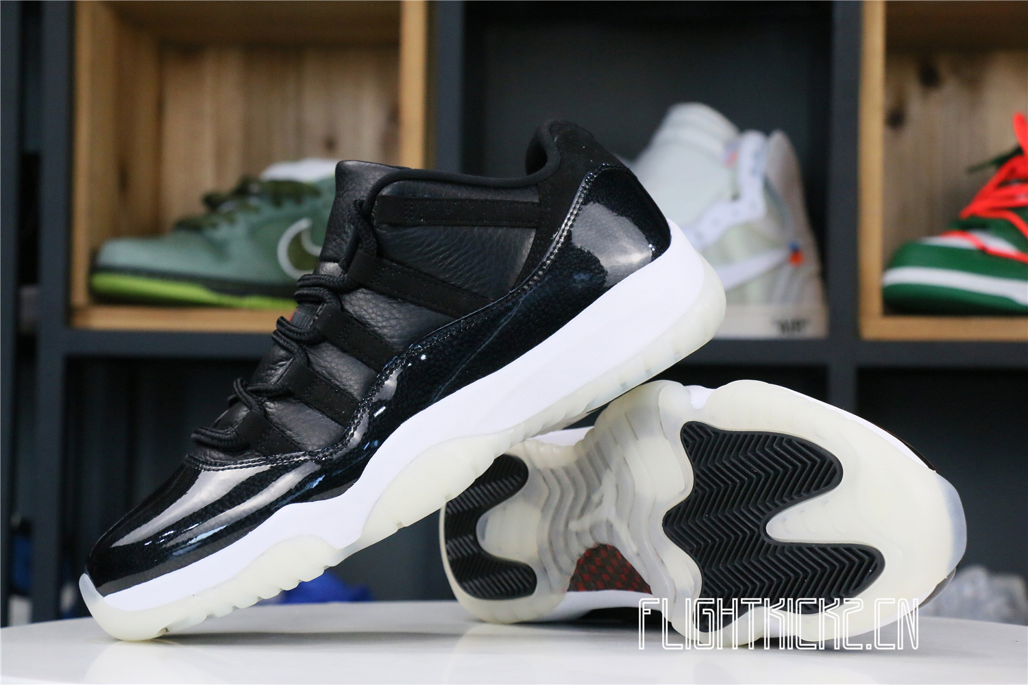 Air Jordan 11 Low “72-10”