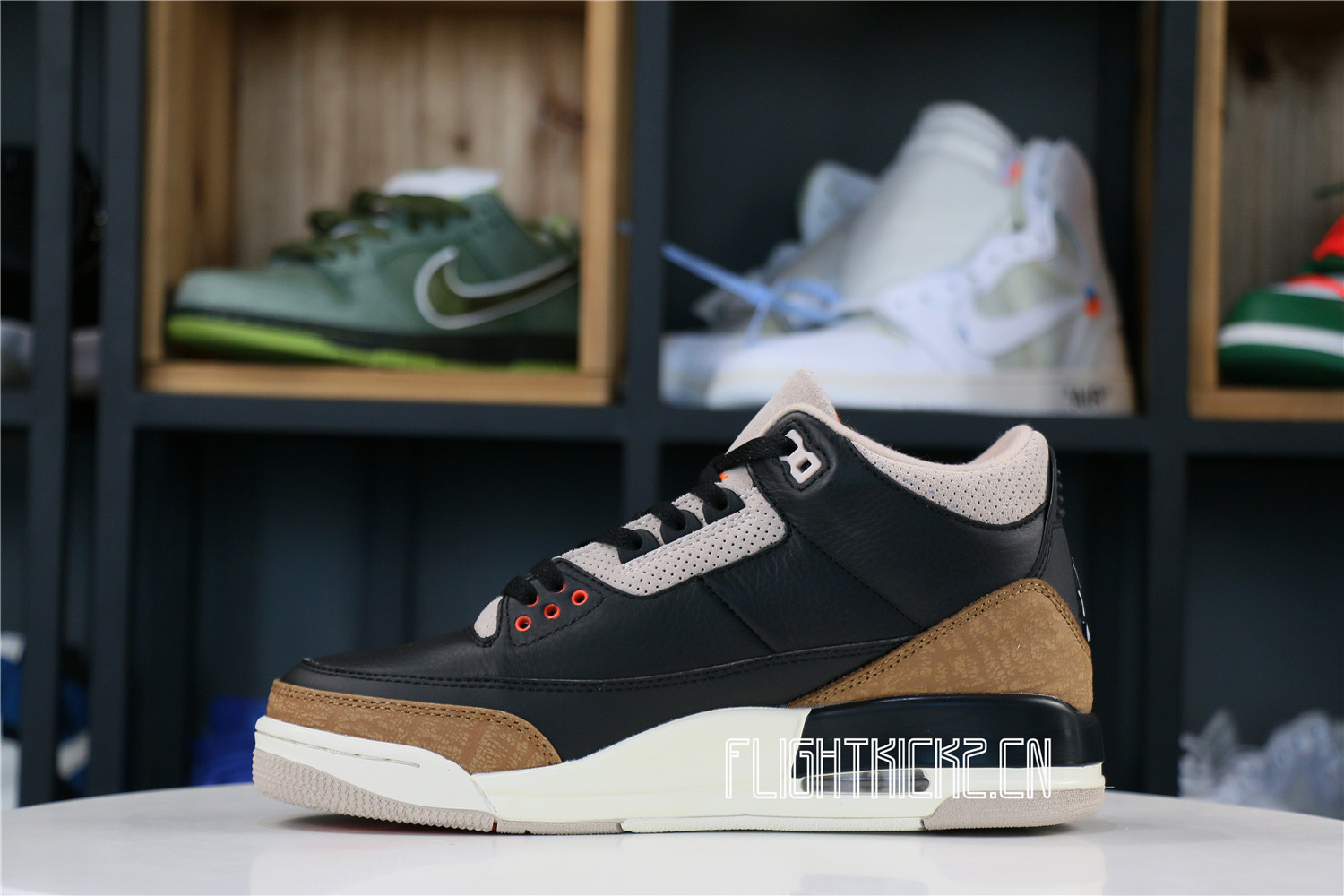 AIR JORDAN 3 RETRO ‘DESERT’