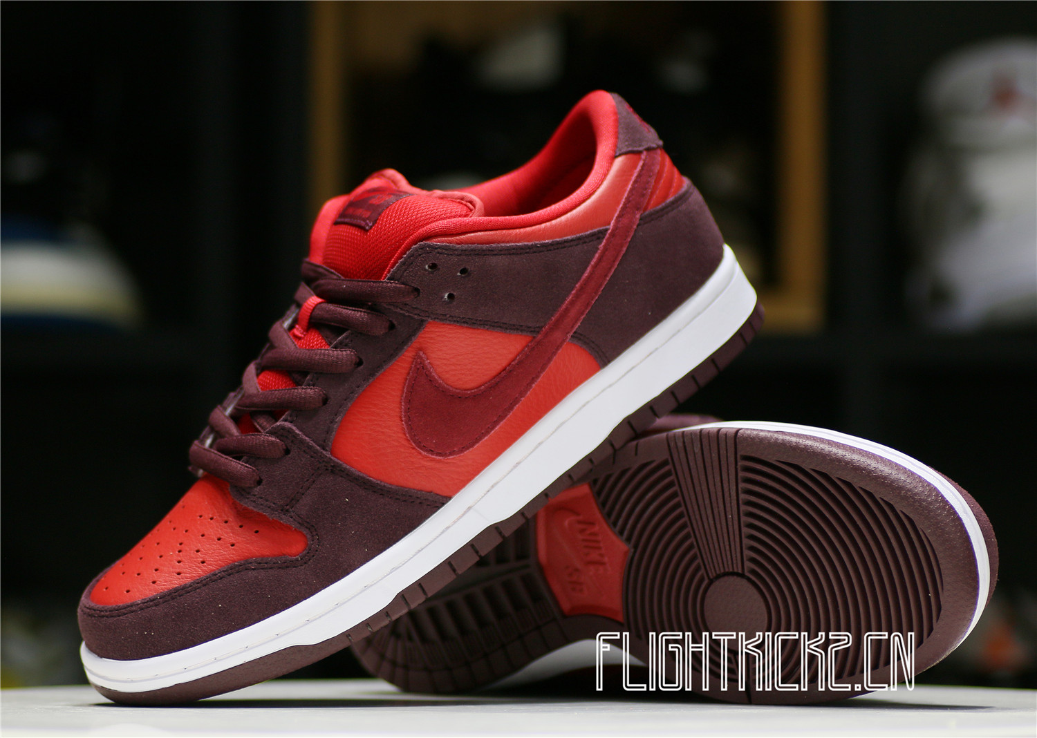 Nike SB Dunk Low Cherry