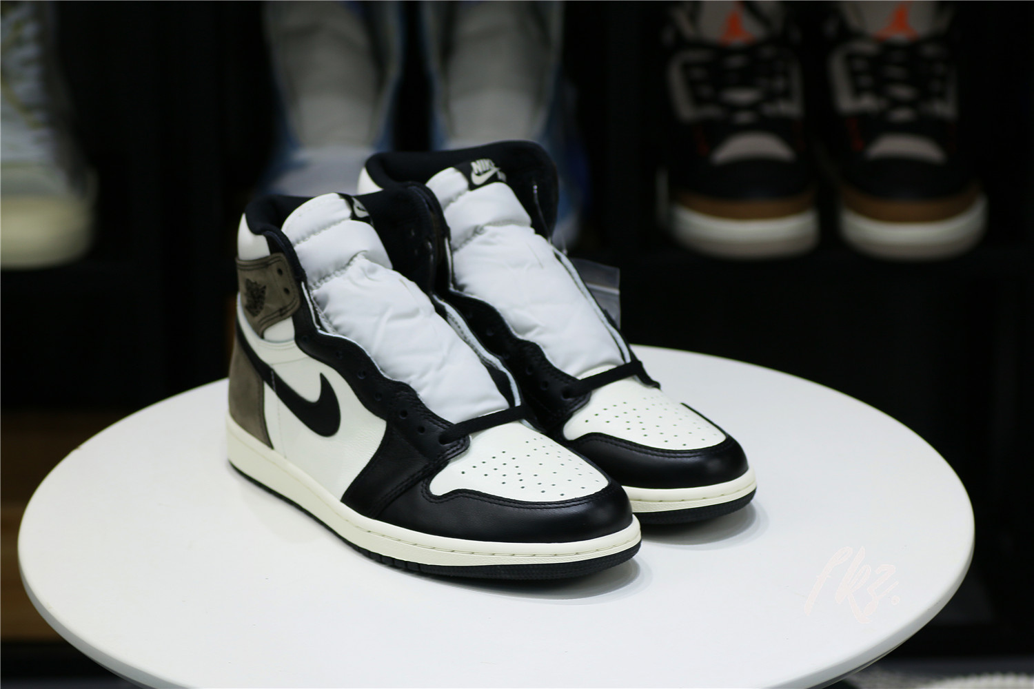 Jordan 1 Retro High Dark Mocha 2020 (LN5 A1 Batch)