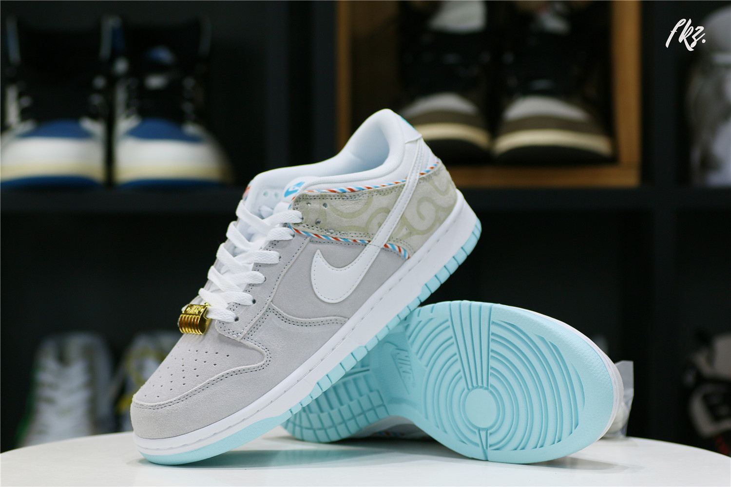 Nike Dunk Low SE Barber Shop Grey