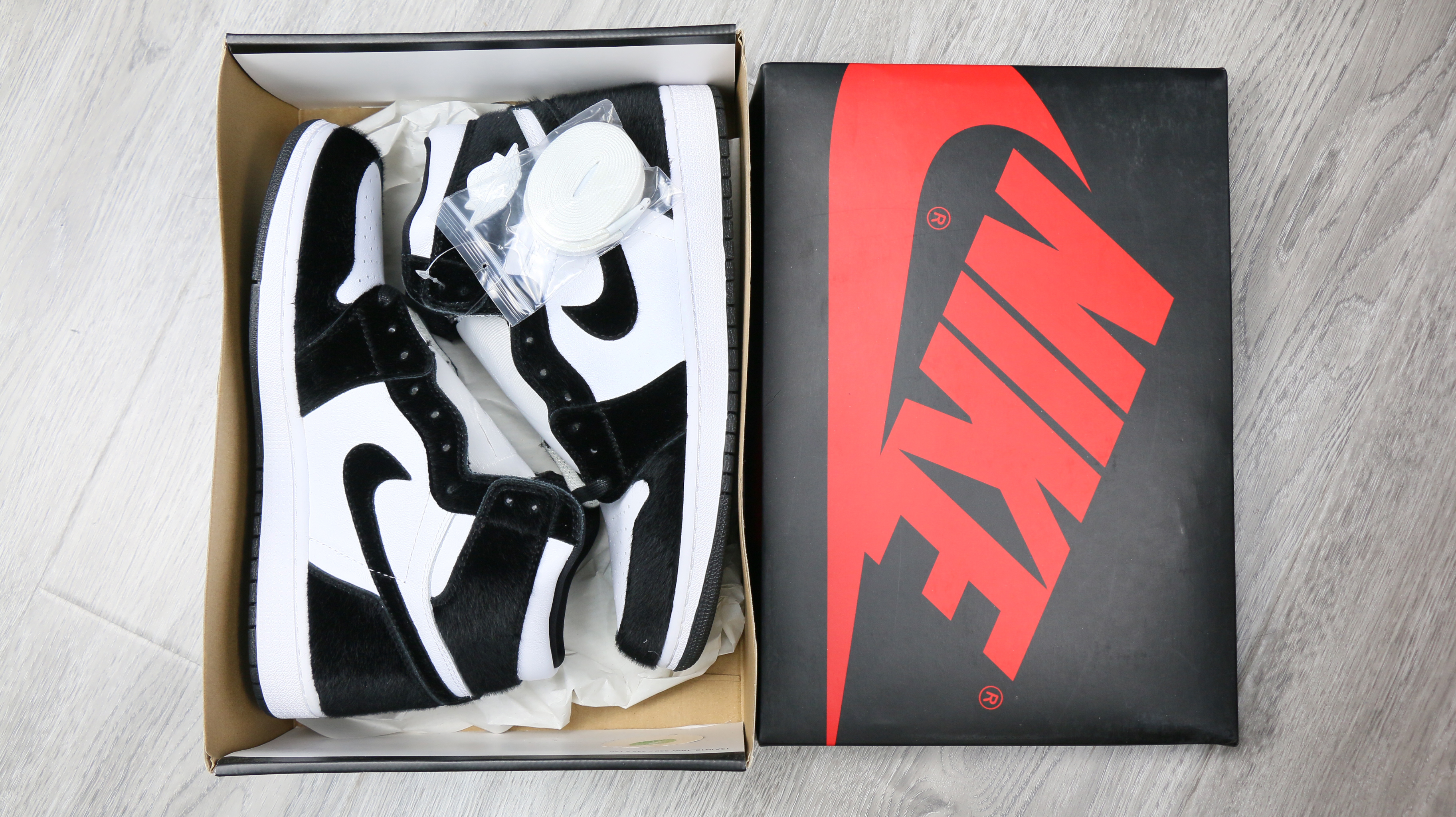 Wmns Air Jordan 1 Retro High Og Twist Pony