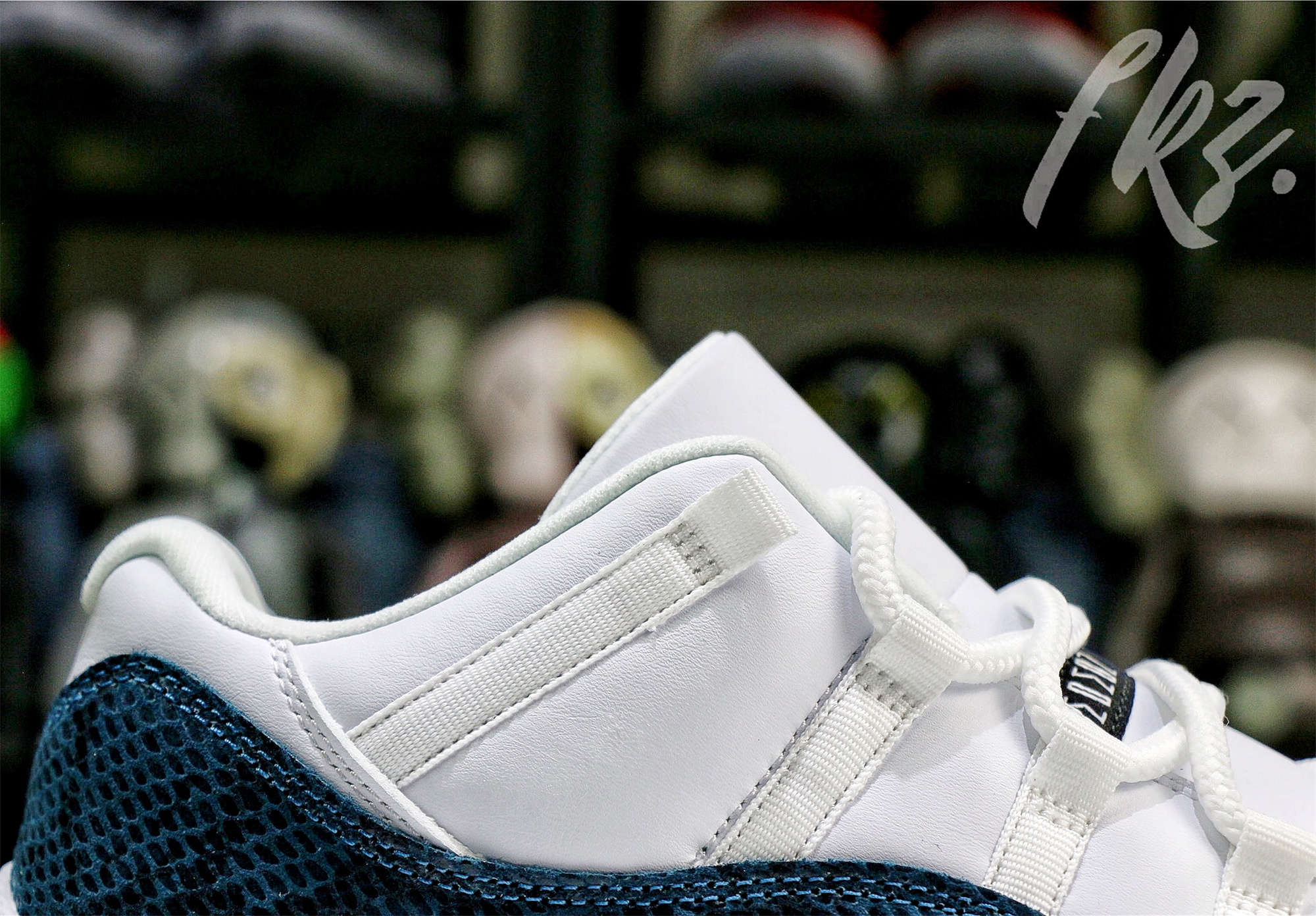 Air Jordan 11 Retro Low Le Snakeskin Blue 2019