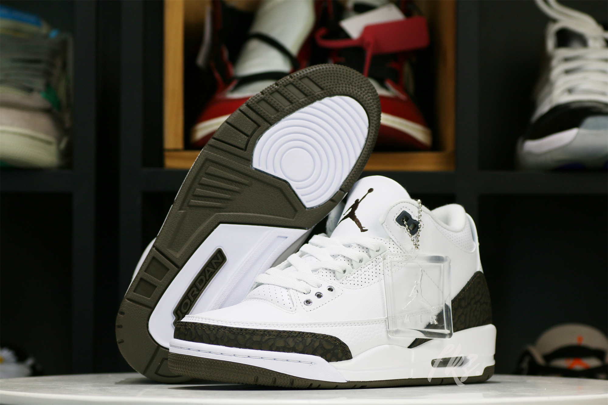 Air Jordan 3 Retro Mocha 2018