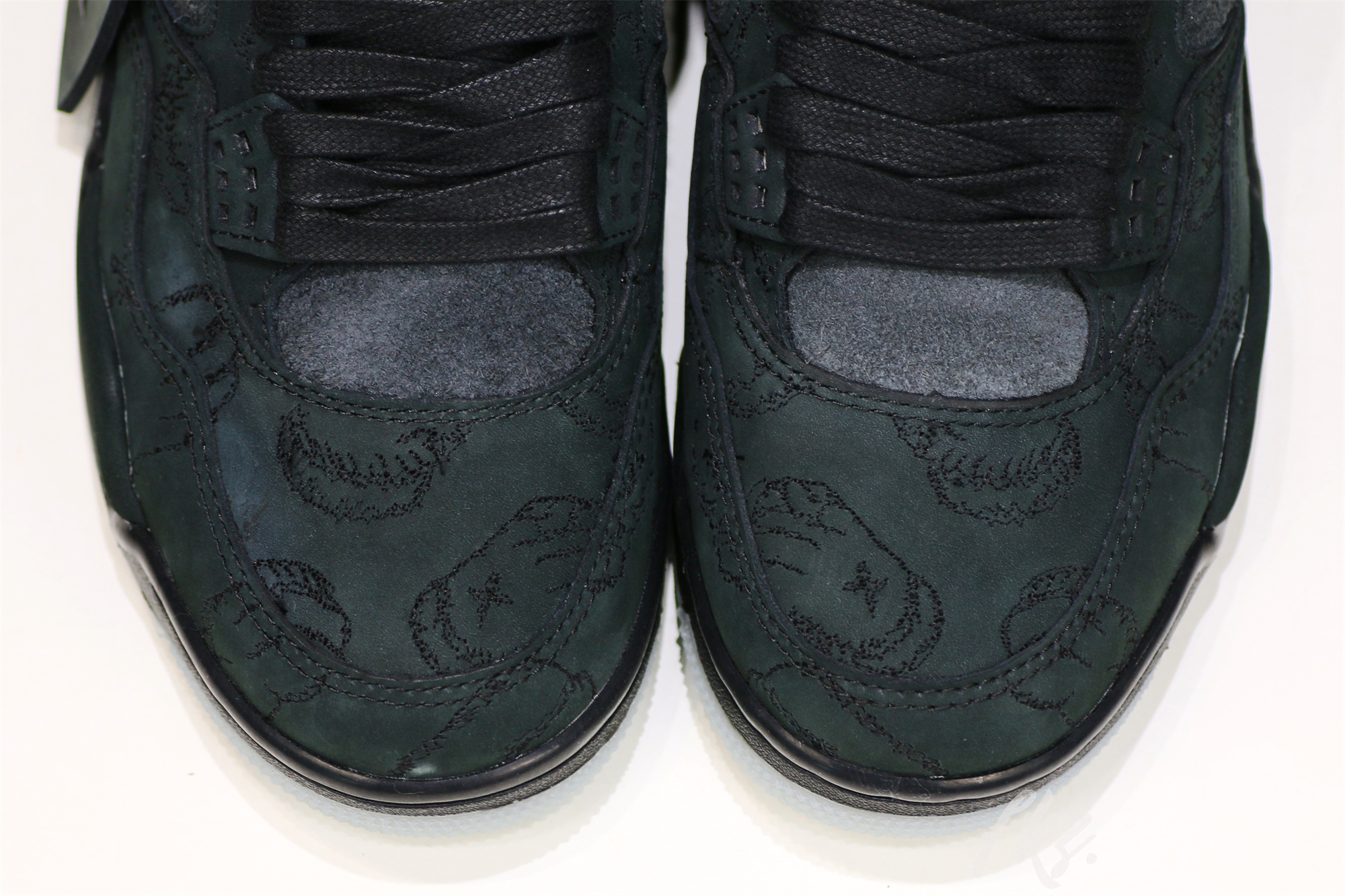 Kaws X Air Jordan 4 Retro Black 2017( Ln5 A1 Batch)