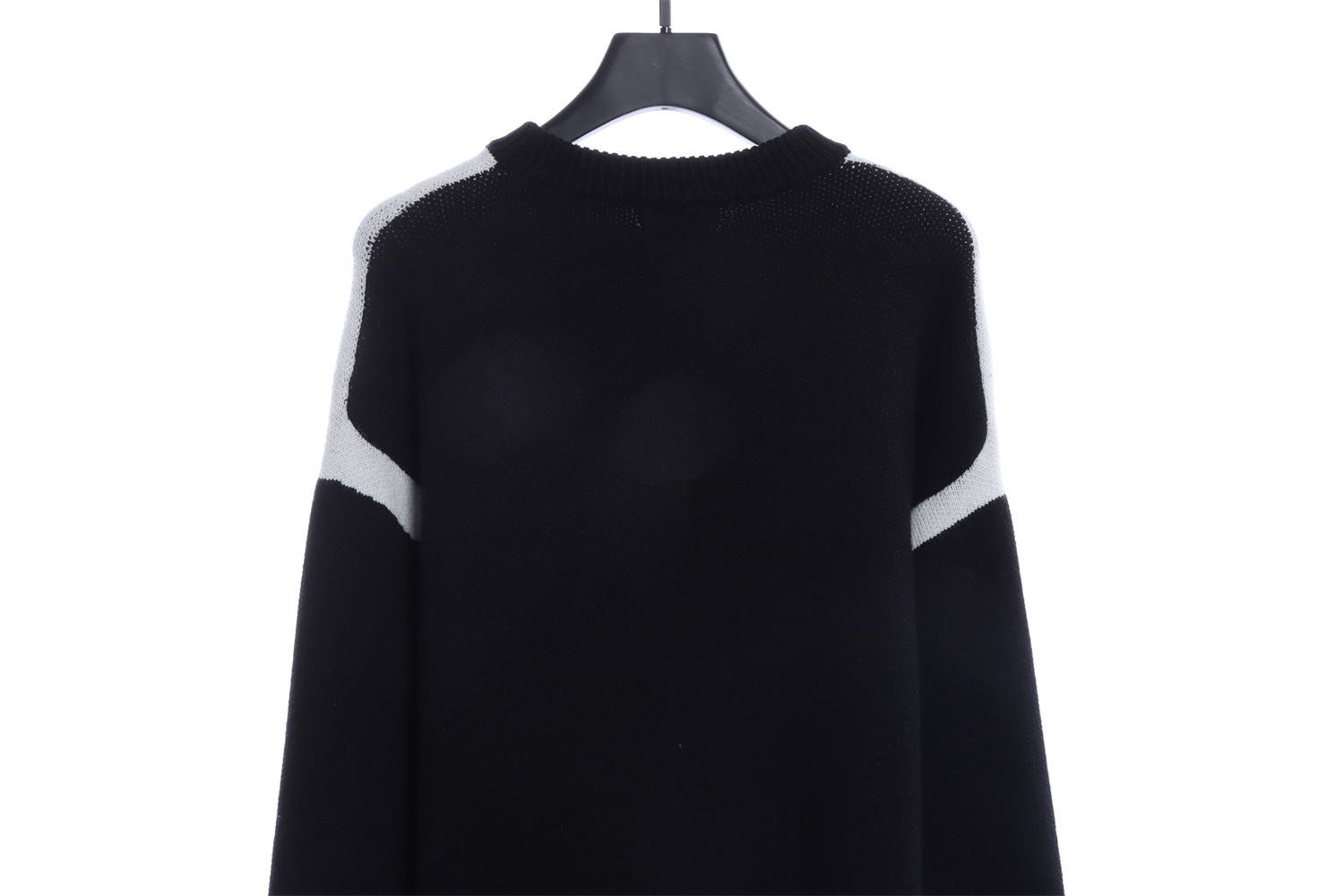 LOEVVE 22FW Ribbon Embroidered Crew Neck Sweater