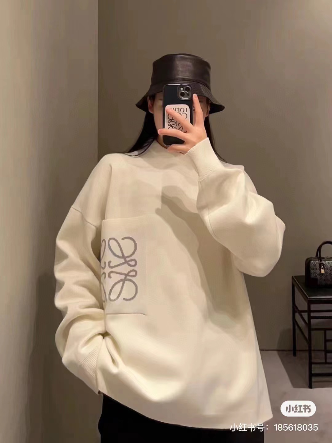 Loevve 22FW pocket four-leaf clover jacquard crew neck sweater