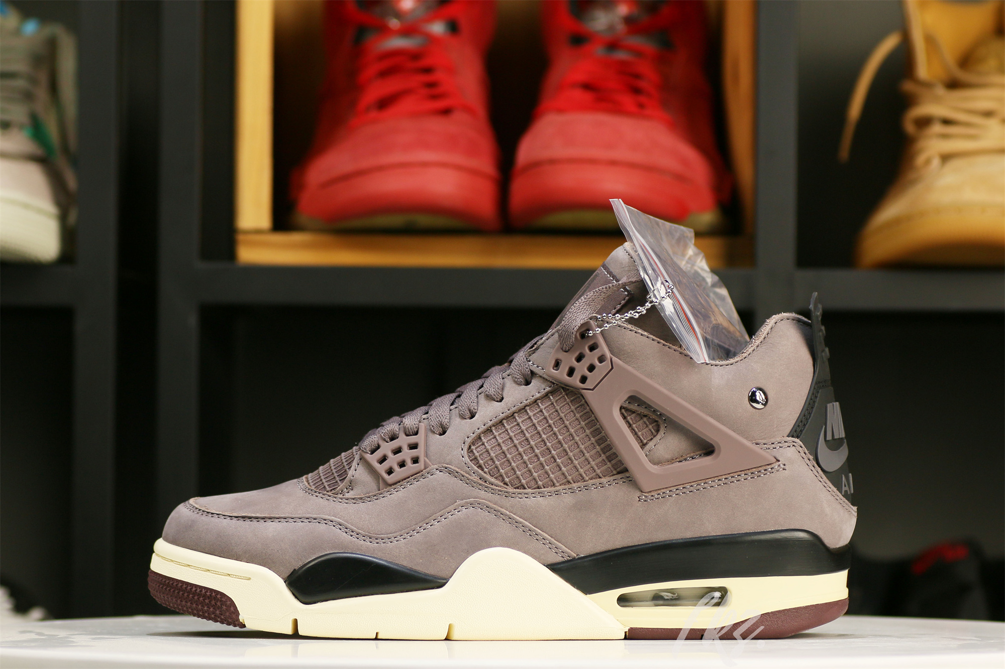 A Ma Maniére x Air Jordan 4 Retro ‘Violet Ore’ 2022 (LN5 A1 Batch)