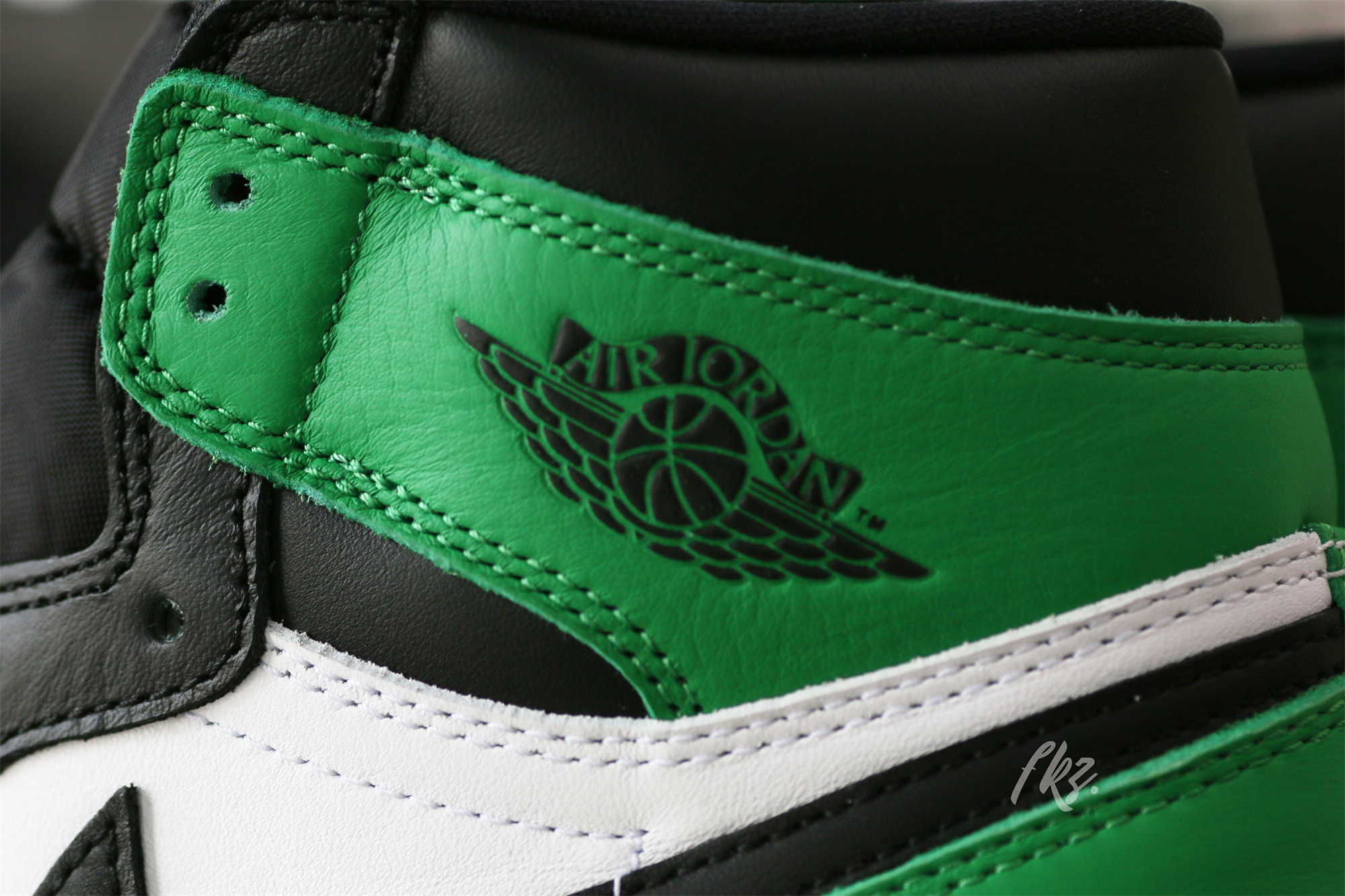 Air Jordan 1 High Lucky Green 2023