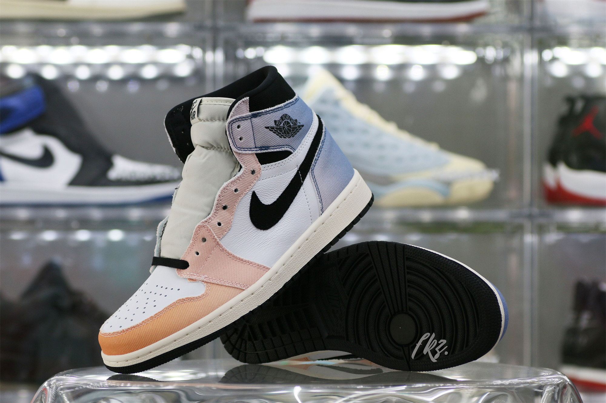 Air Jordan 1 Retro High OG Skyline