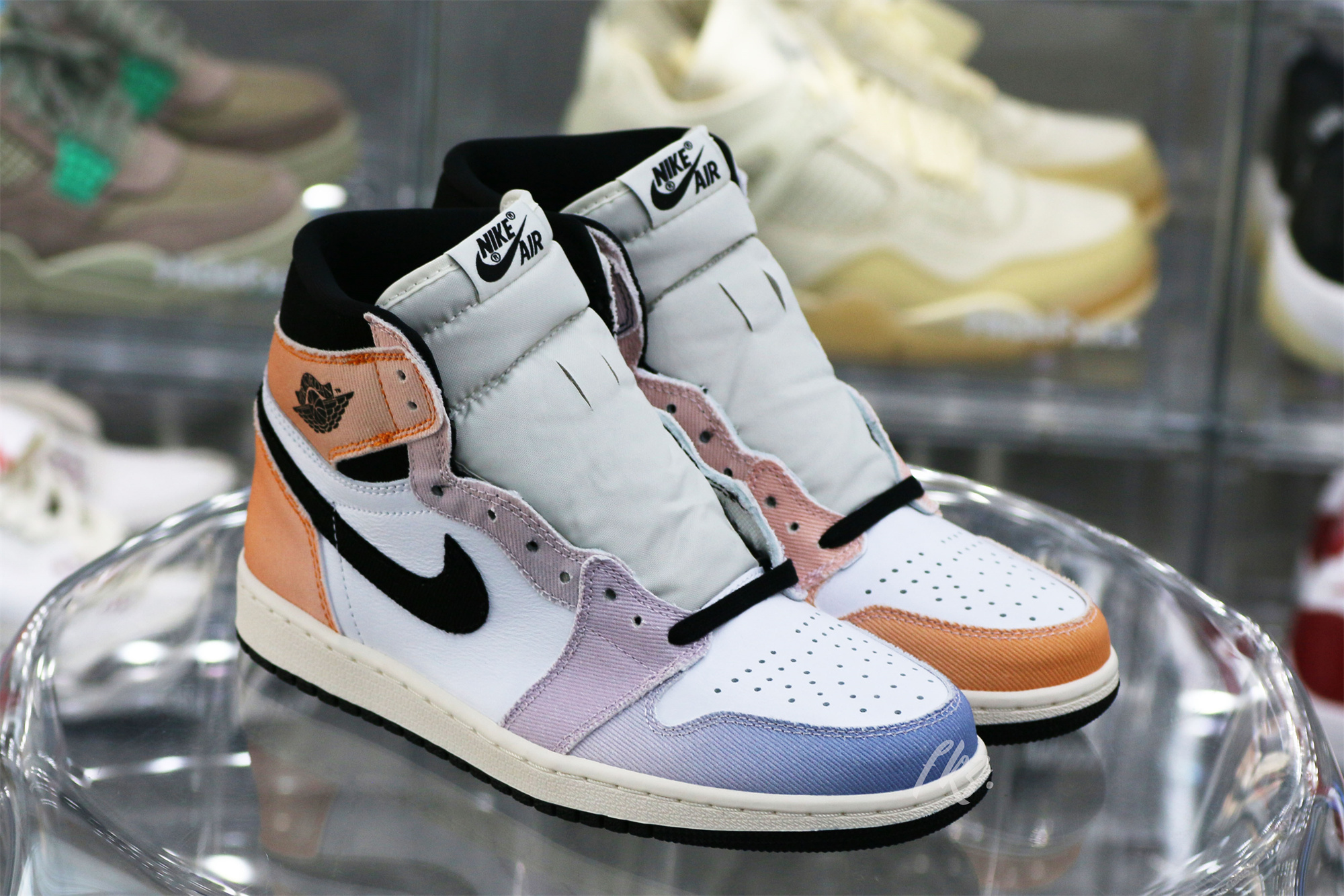 Air Jordan 1 Retro High OG Skyline