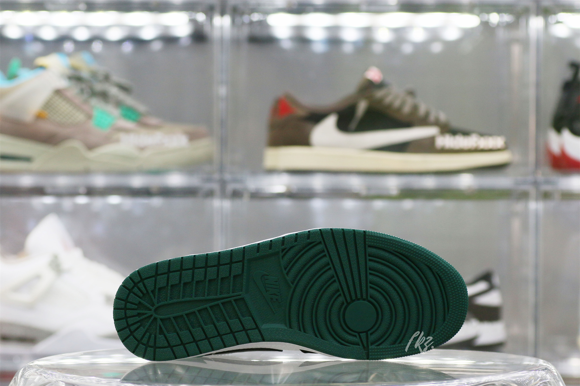 Air Jordan 1 Low Mystic Green 2019