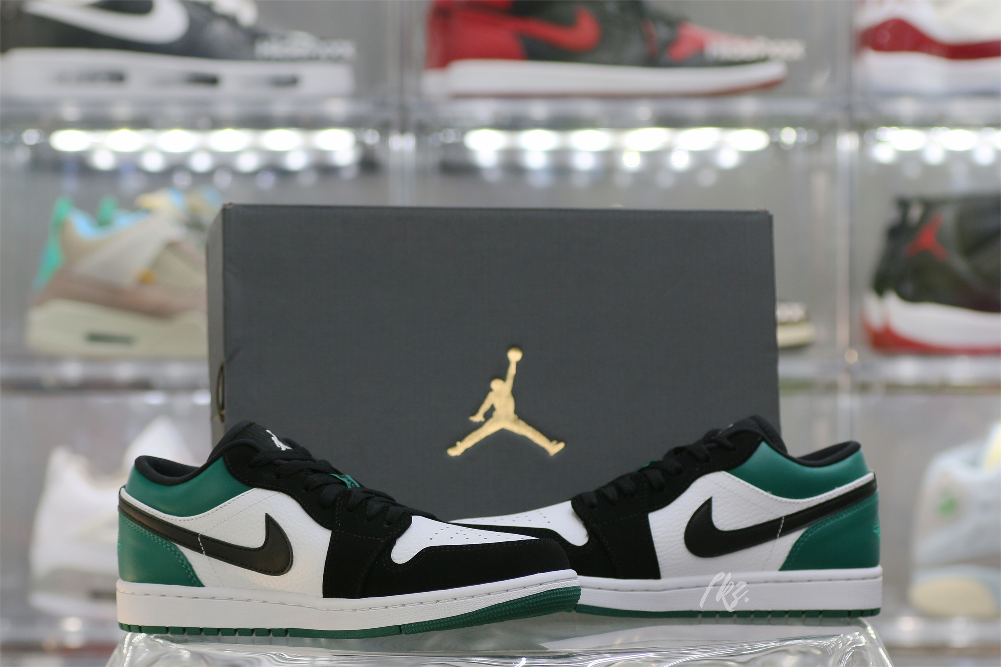 Air Jordan 1 Low Mystic Green 2019