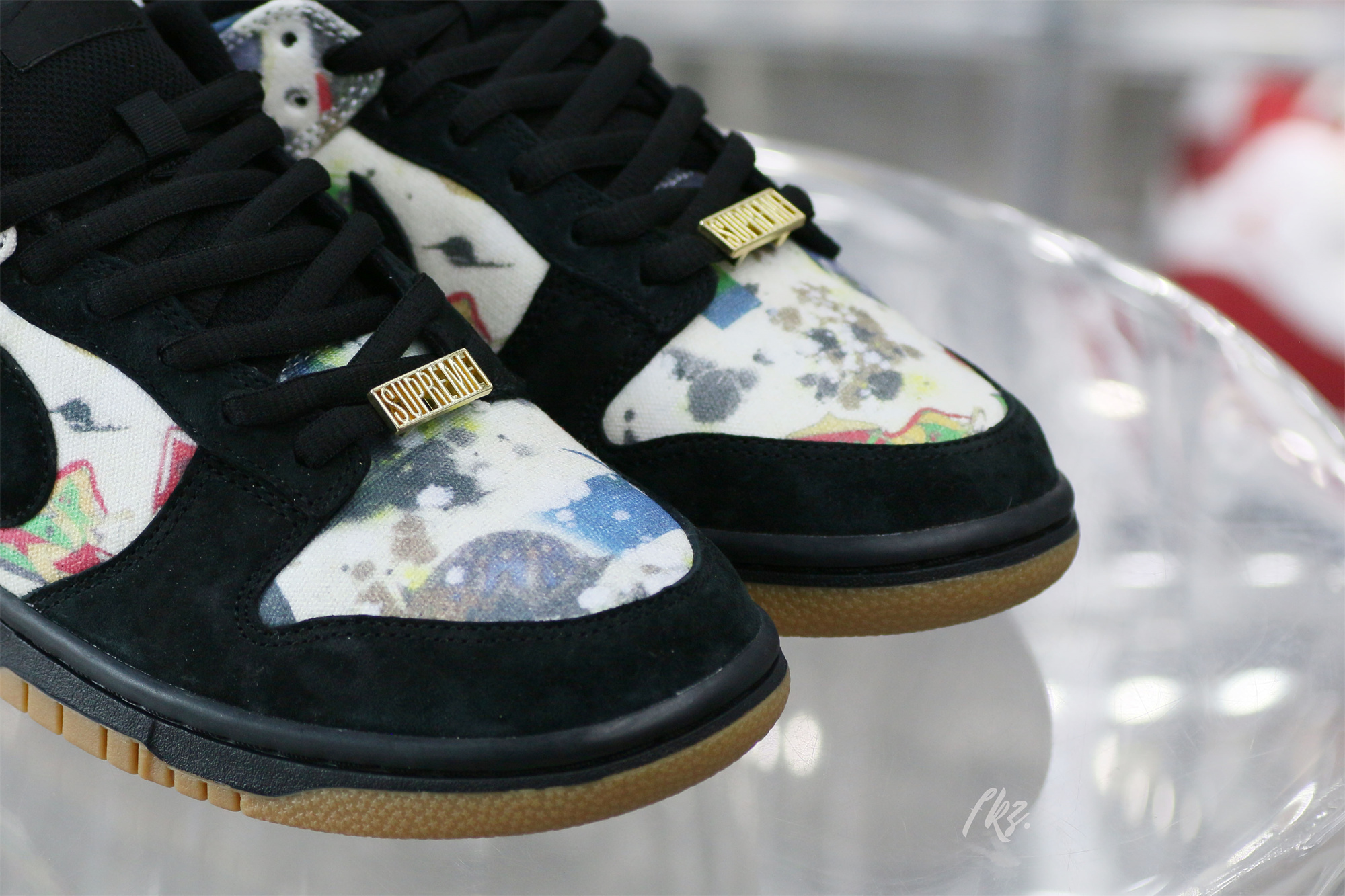 Supreme x Nike SB Dunk Low 2023