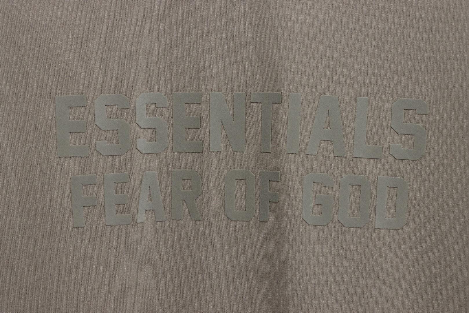 Essenti@ls Double line double row large letter flocking short sleeves