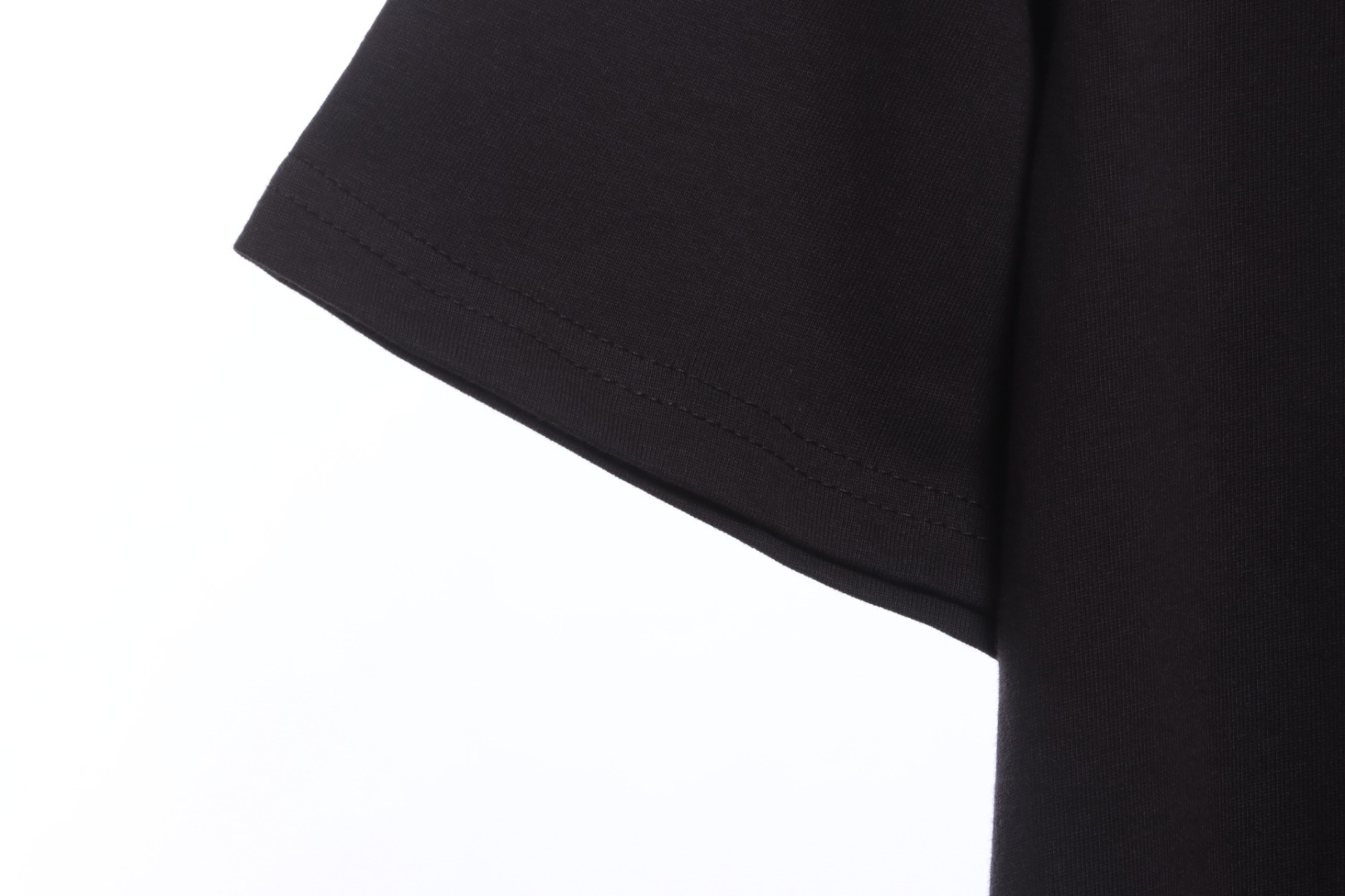 Essenti@ls Double line double row large letter flocking short sleeves