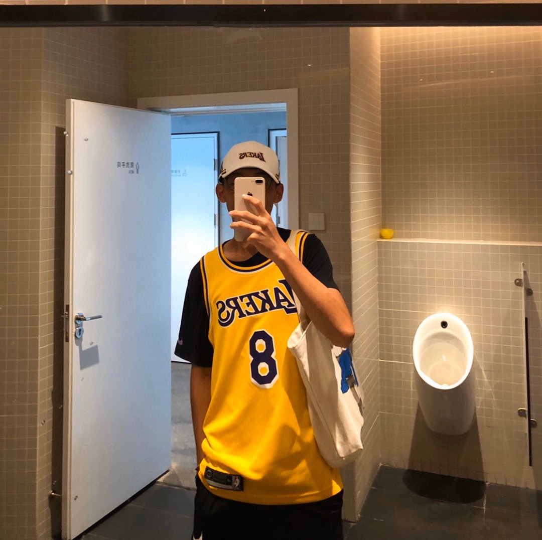 Lakers jersey No. 8