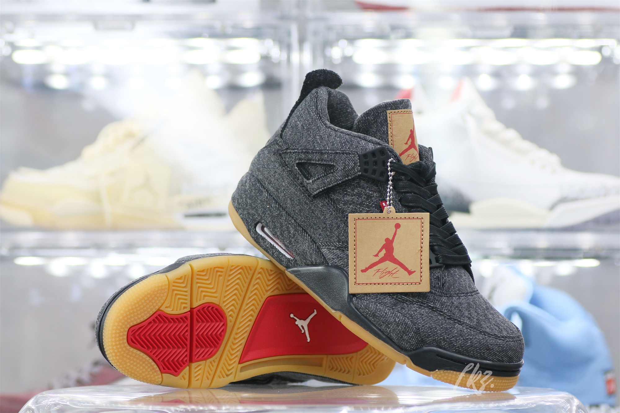 Air Jordan 4 Retro Levi’s Black (Levi’s Tag)