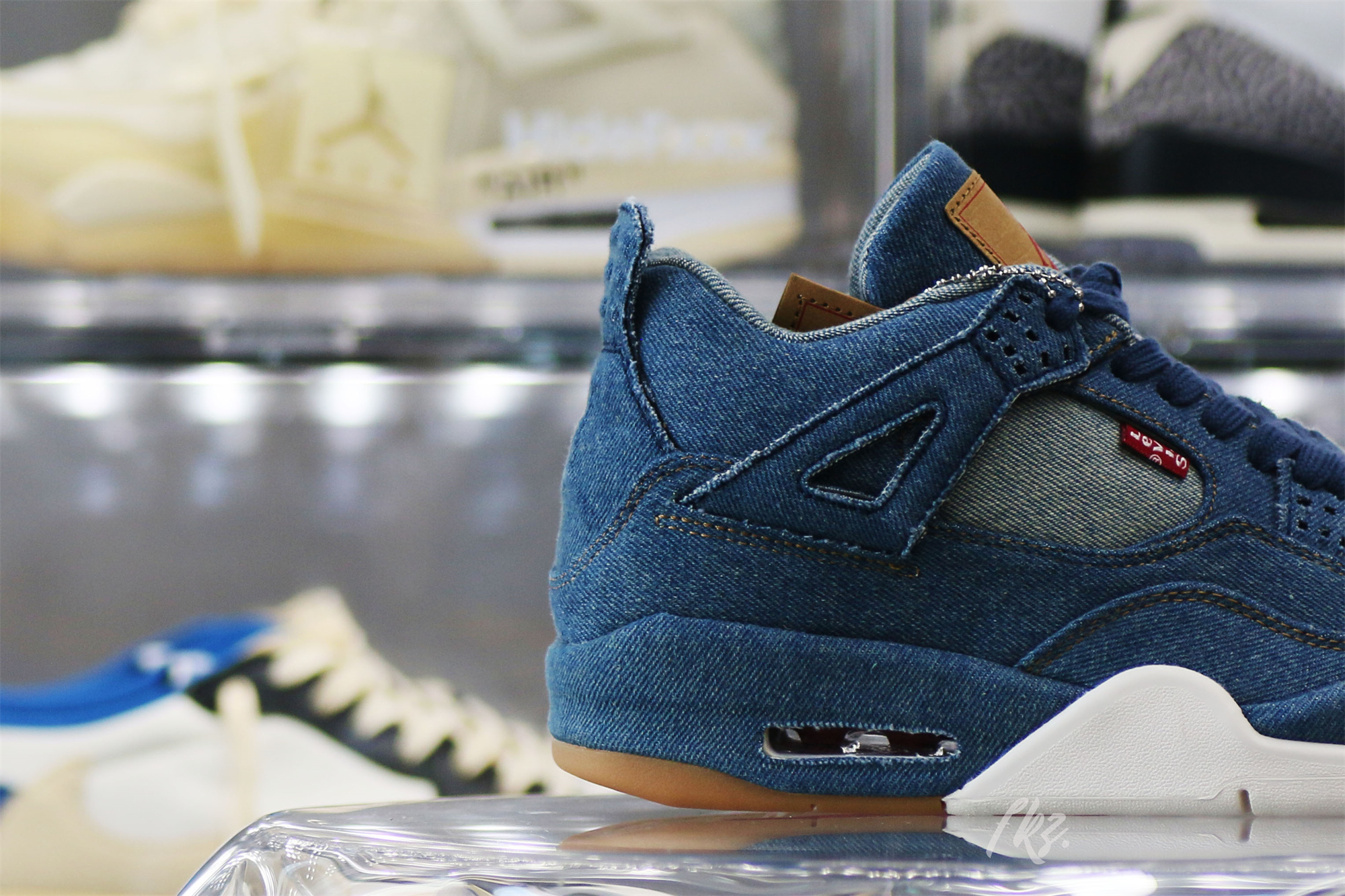 Air Jordan 4 Retro Levi’s Denim (Levi’s Tag)