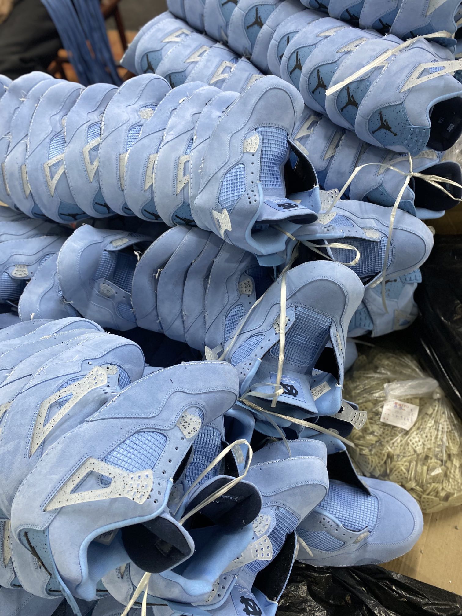 Air Jordan 4 Retro UNC (PE)