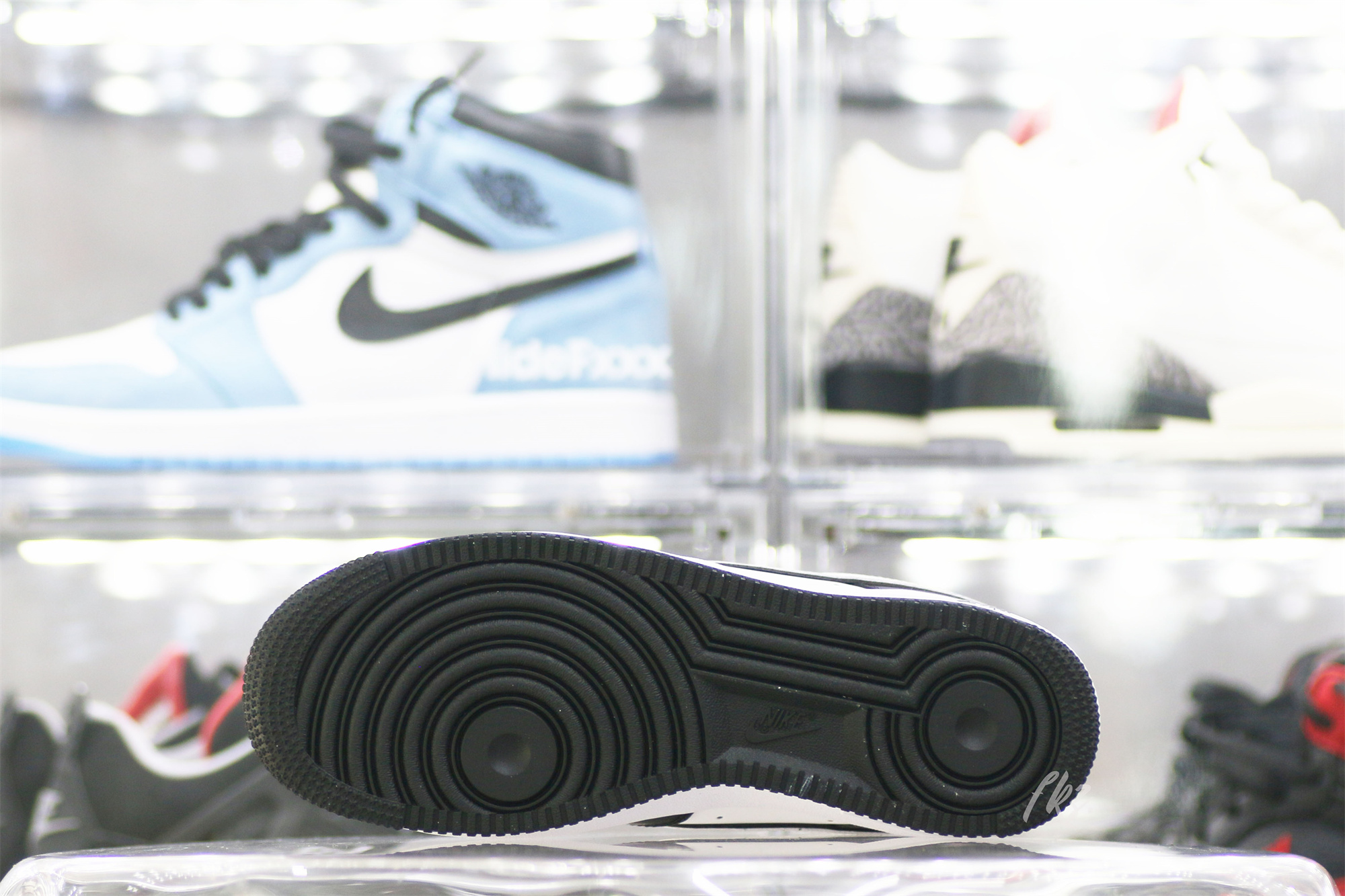 Nike Air Force 1 ’07 Low White Swoosh Panda