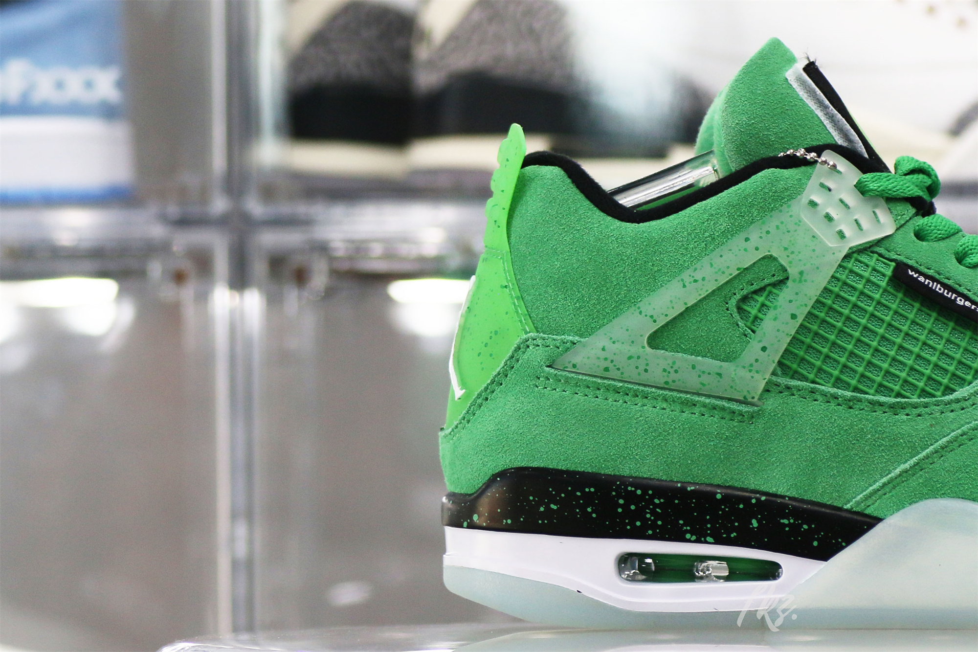 Air Jordan 4 Retro Wahlburgers