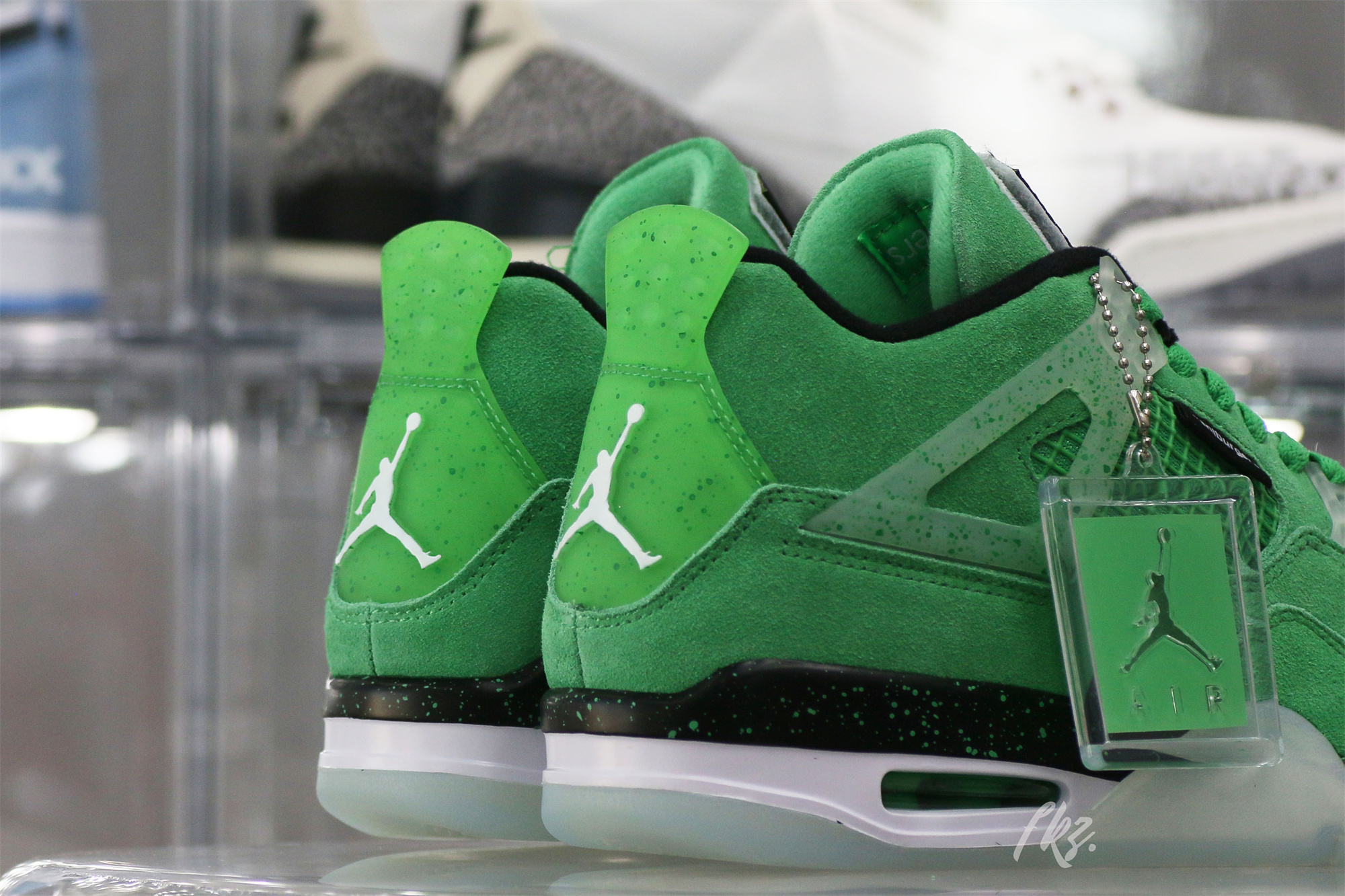 Air Jordan 4 Retro Wahlburgers