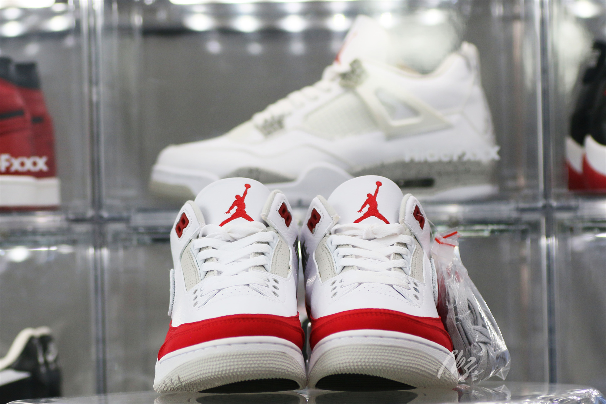 Air Jordan 3 Retro Tinker Air Max 1 – University Red