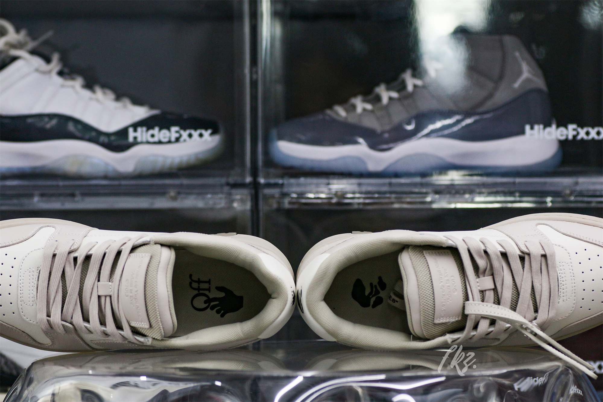 Off-White White & Beige ‘Out Of Office’ Sneakers