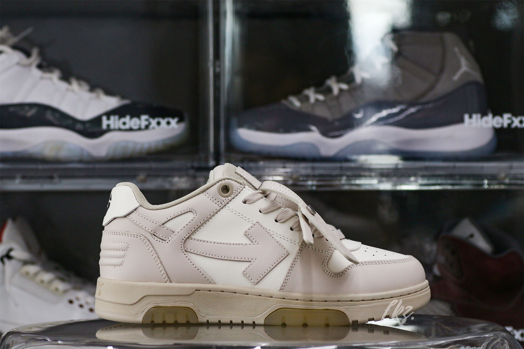 Off-White White & Beige ‘Out Of Office’ Sneakers