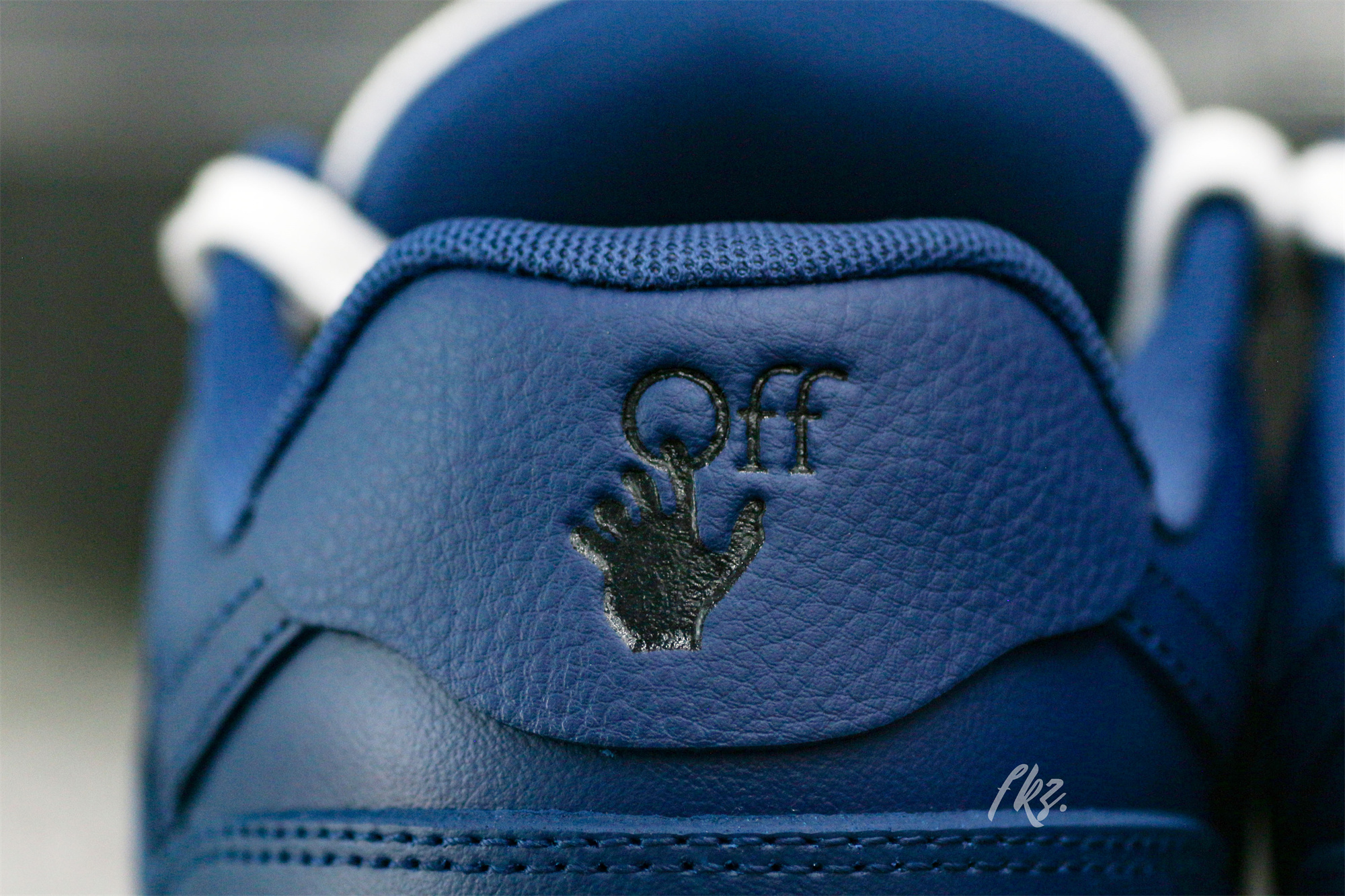 OFF-WHITE White & Navy Out Of Office Sneakers