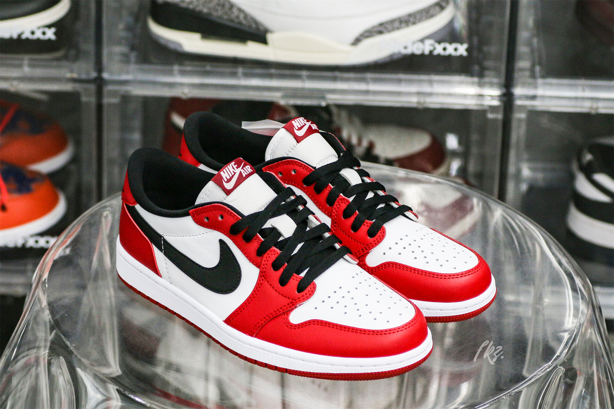 Air Jordan 1 Low Chicago 2016
