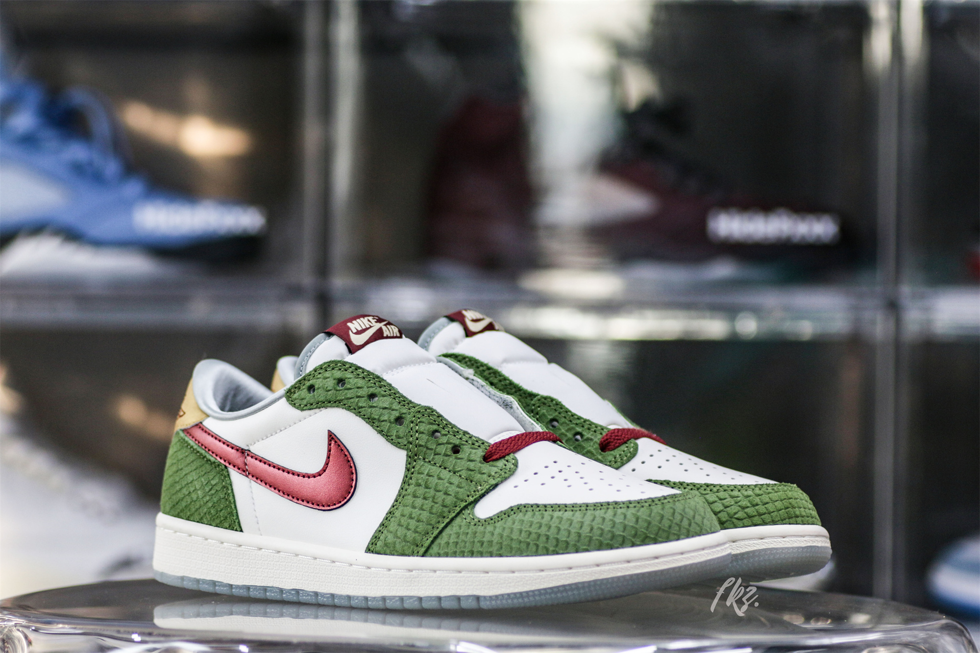 Air Jordan 1 Low OG “Year Of The Dragon ” 2024