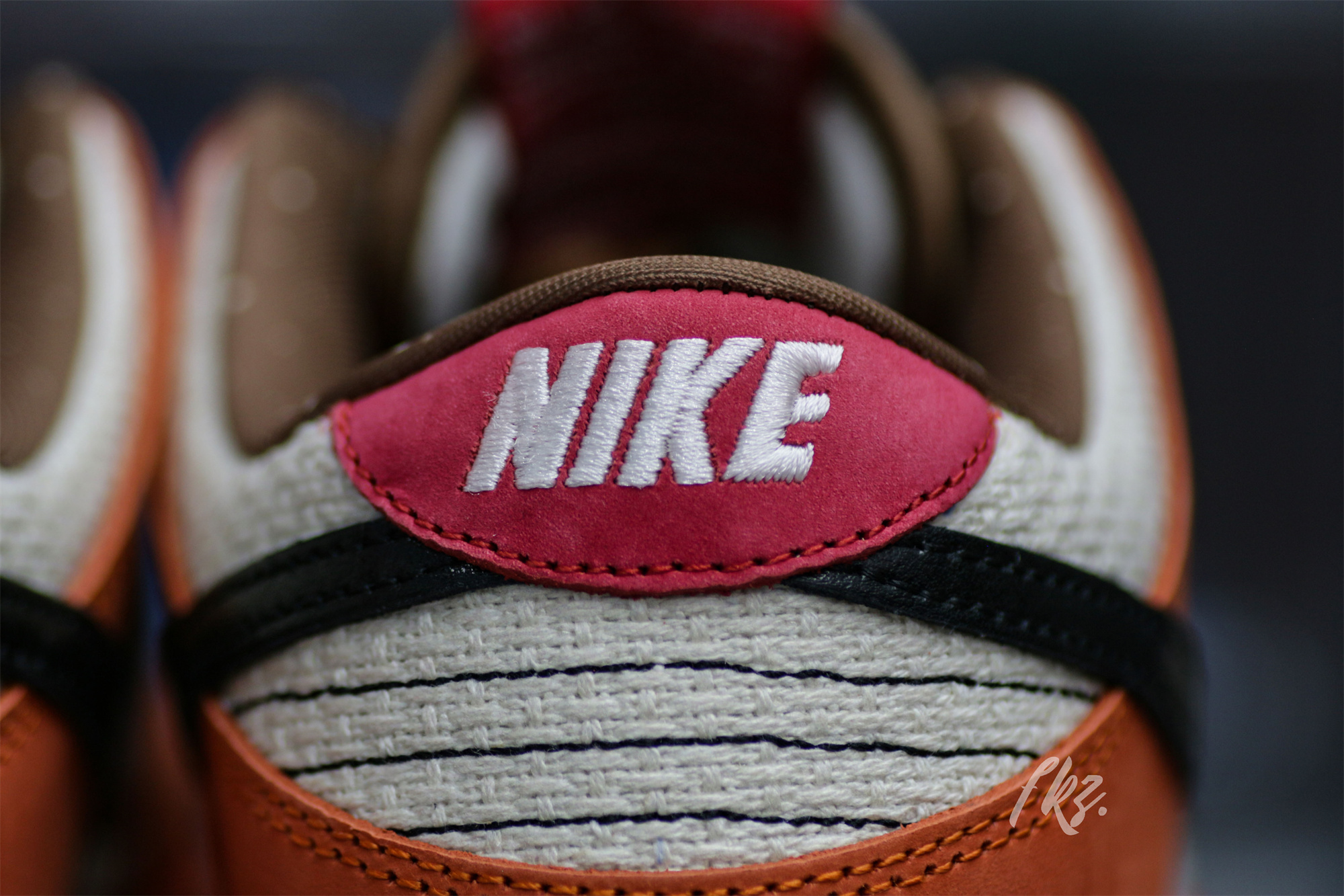 Nike SB Dunk Low Top Ramen 2009