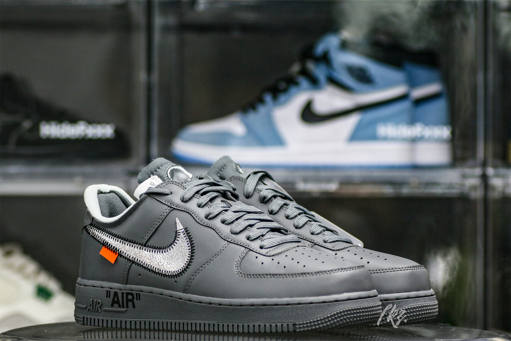 Off-White x Nike Air Force 1 Low Ghost Grey