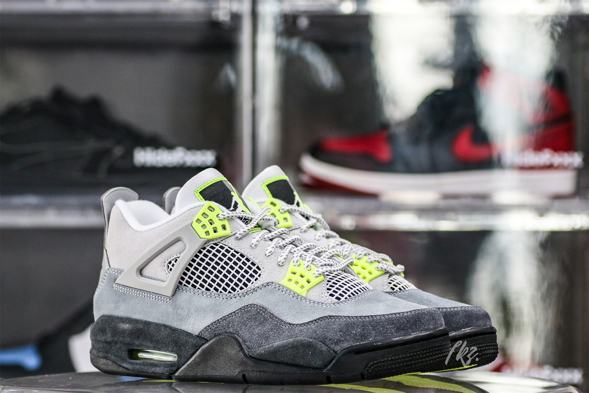 Air Jordan 4 Retro SE Neon