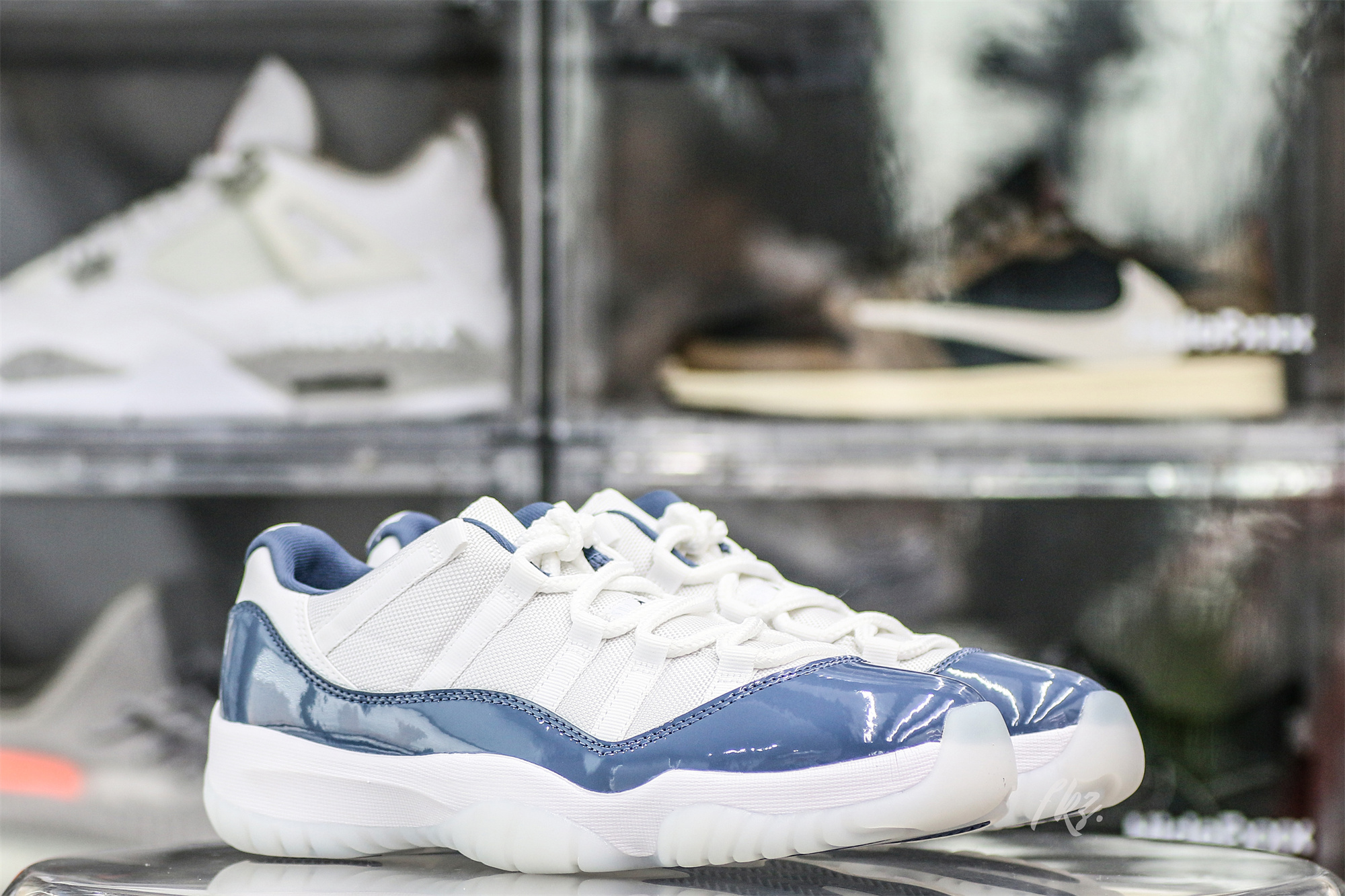 Air Jordan 11 Retro Low Midnight Navy (2024)