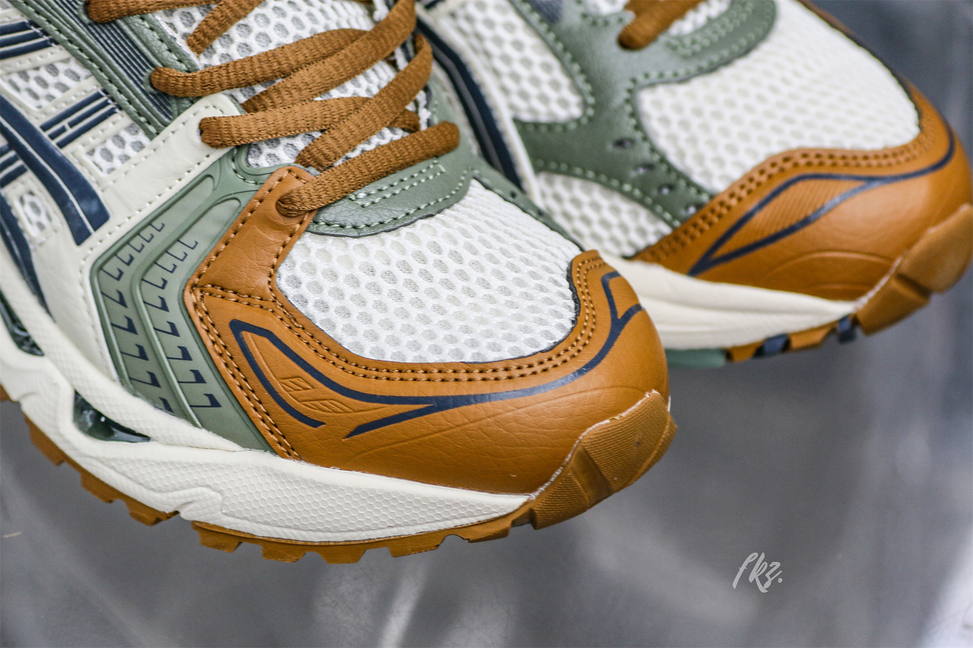 Gel Kayano 14 Vanilla Tarmac 2022