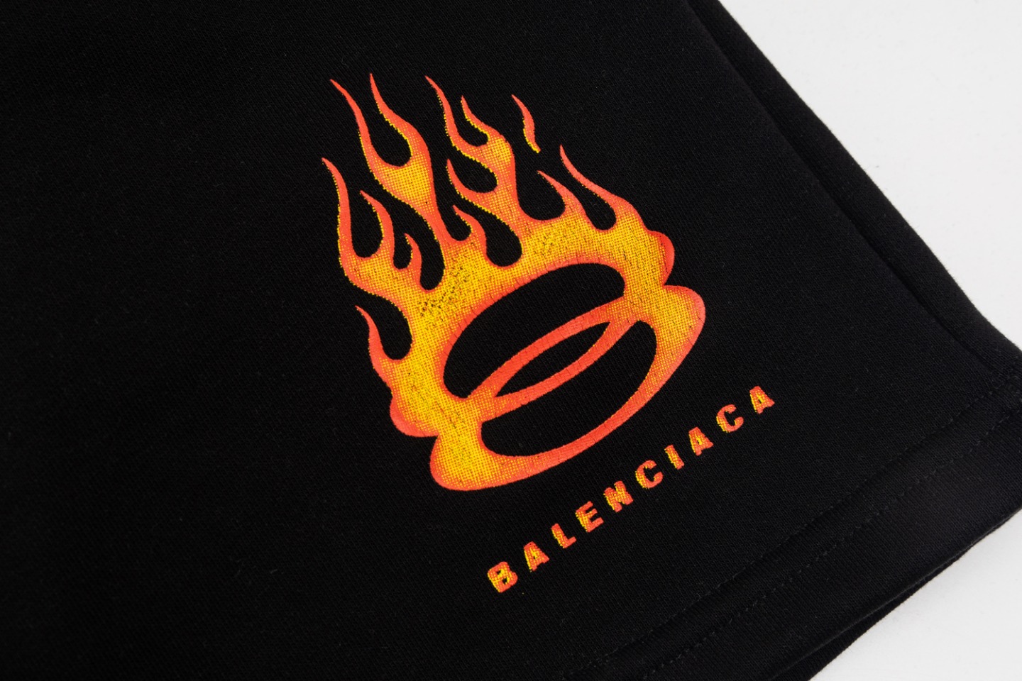 Balancig* flame shorts gradient print Pants