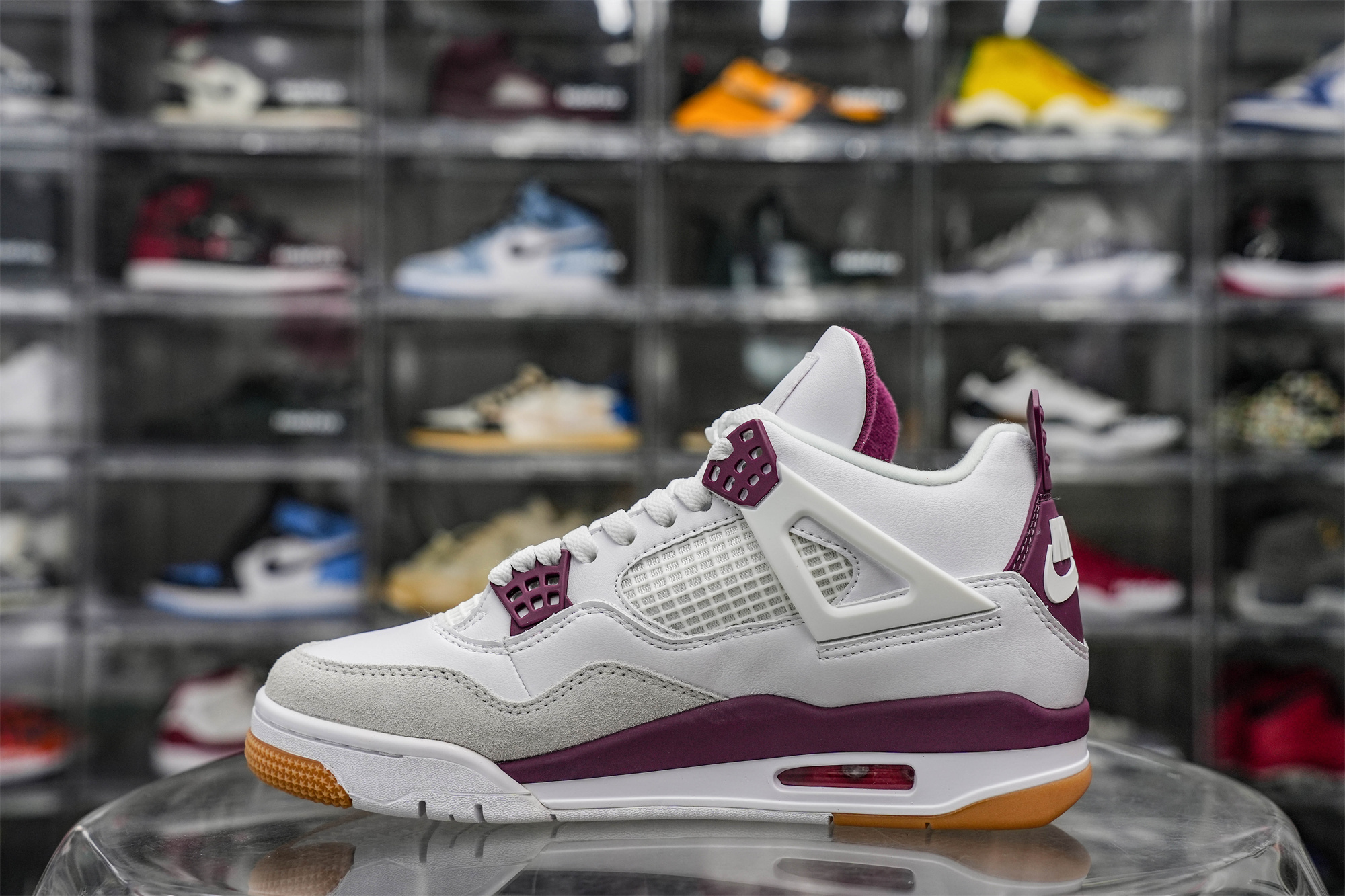Air Jordan 4 Retro SP X Nike SB Bordeaux Red