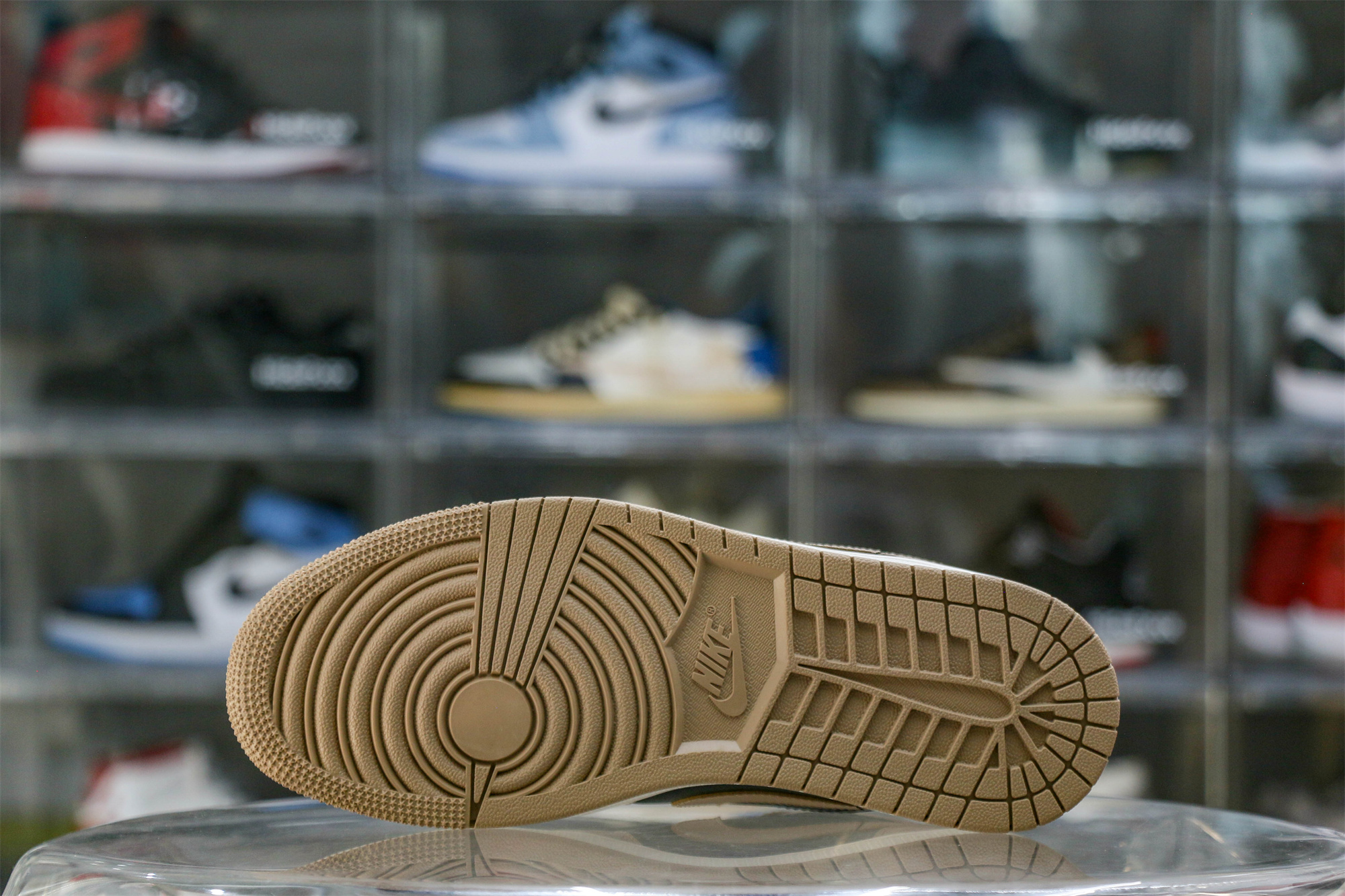 Wmns Jordan 1 Low Desert