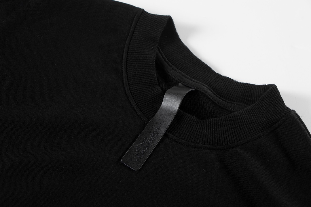 Chrome Hearts latest heavy-weight basic crewneck sweatshirt in black