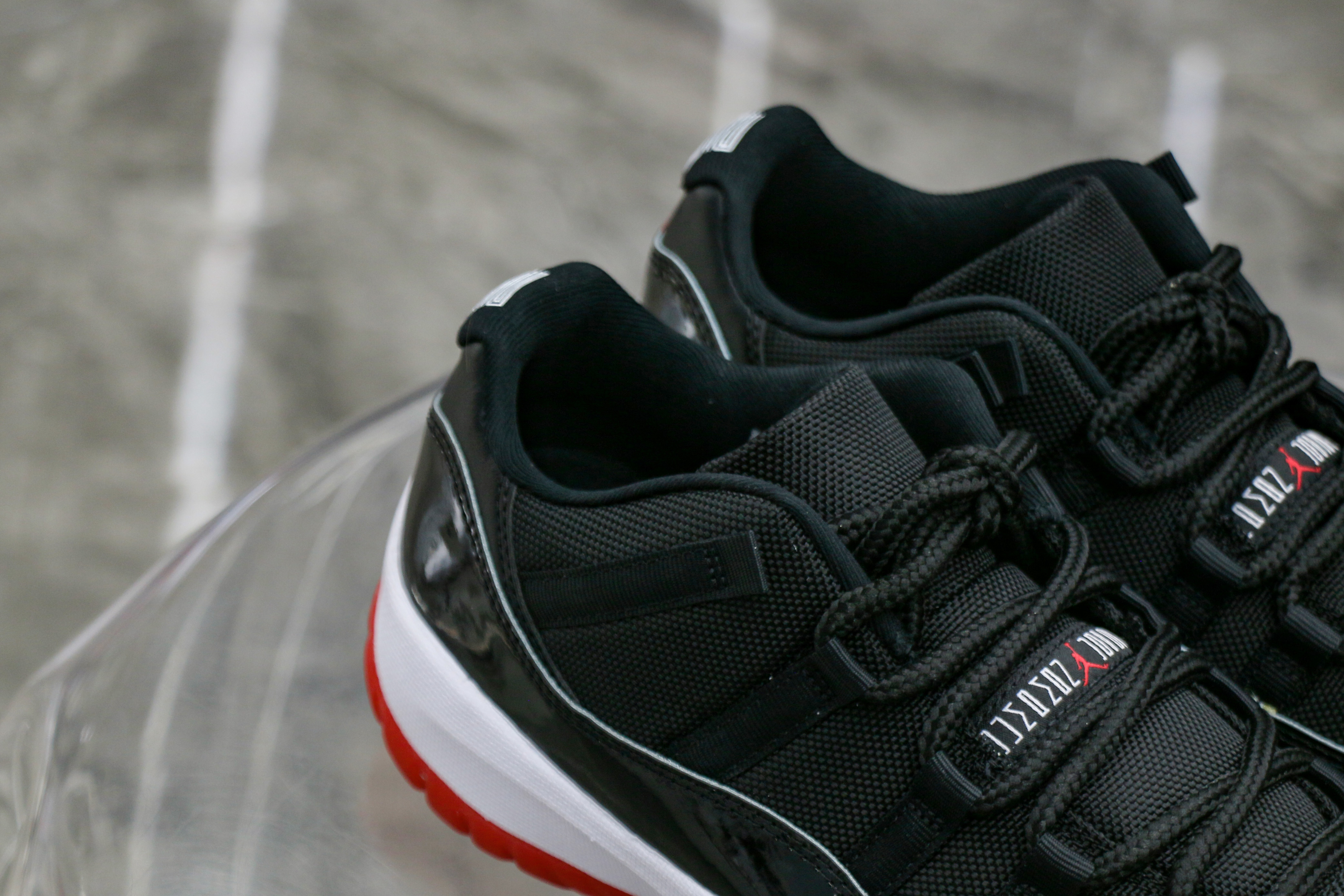 Air Jordan 11 Retro Bred Low 2025 (Ln5 A1)