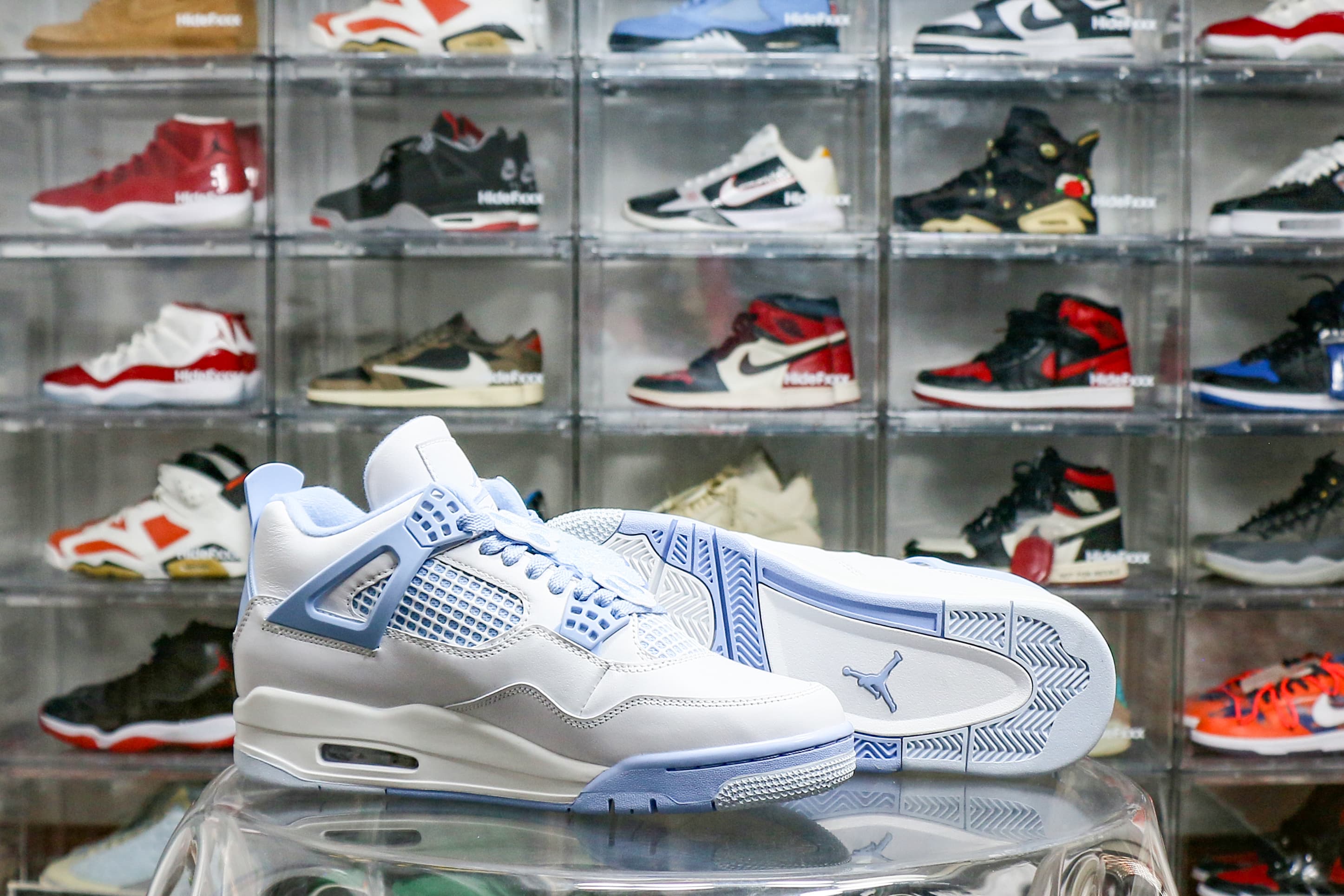 Air Jordan 4 “Forget Me Not / Aluminum”