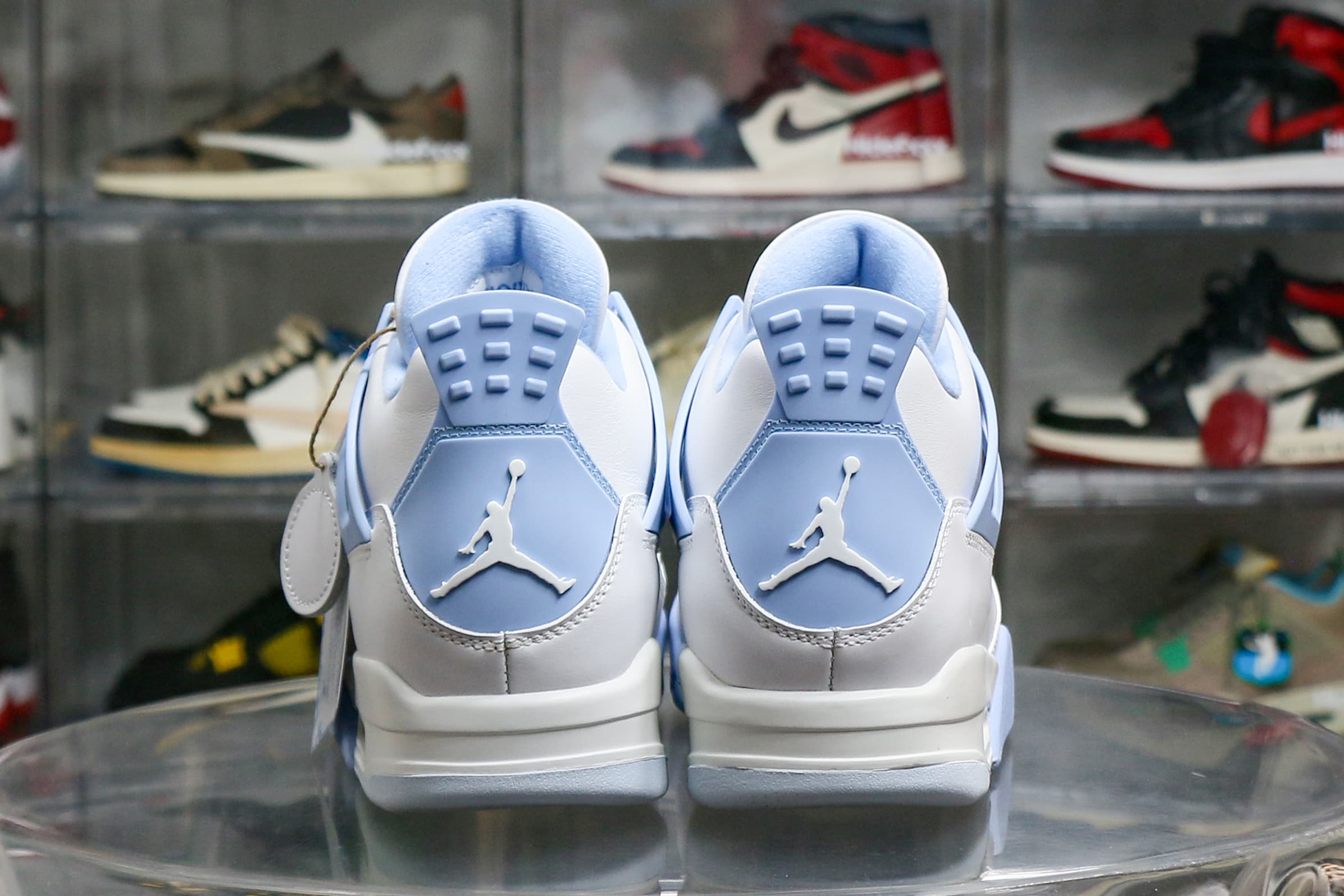 Air Jordan 4 “Forget Me Not / Aluminum”