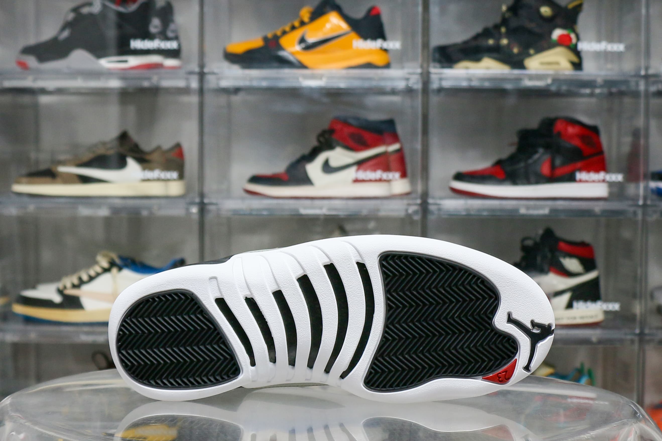 Jordan 12 Retro Playoffs 2022 (Ln5 A1)